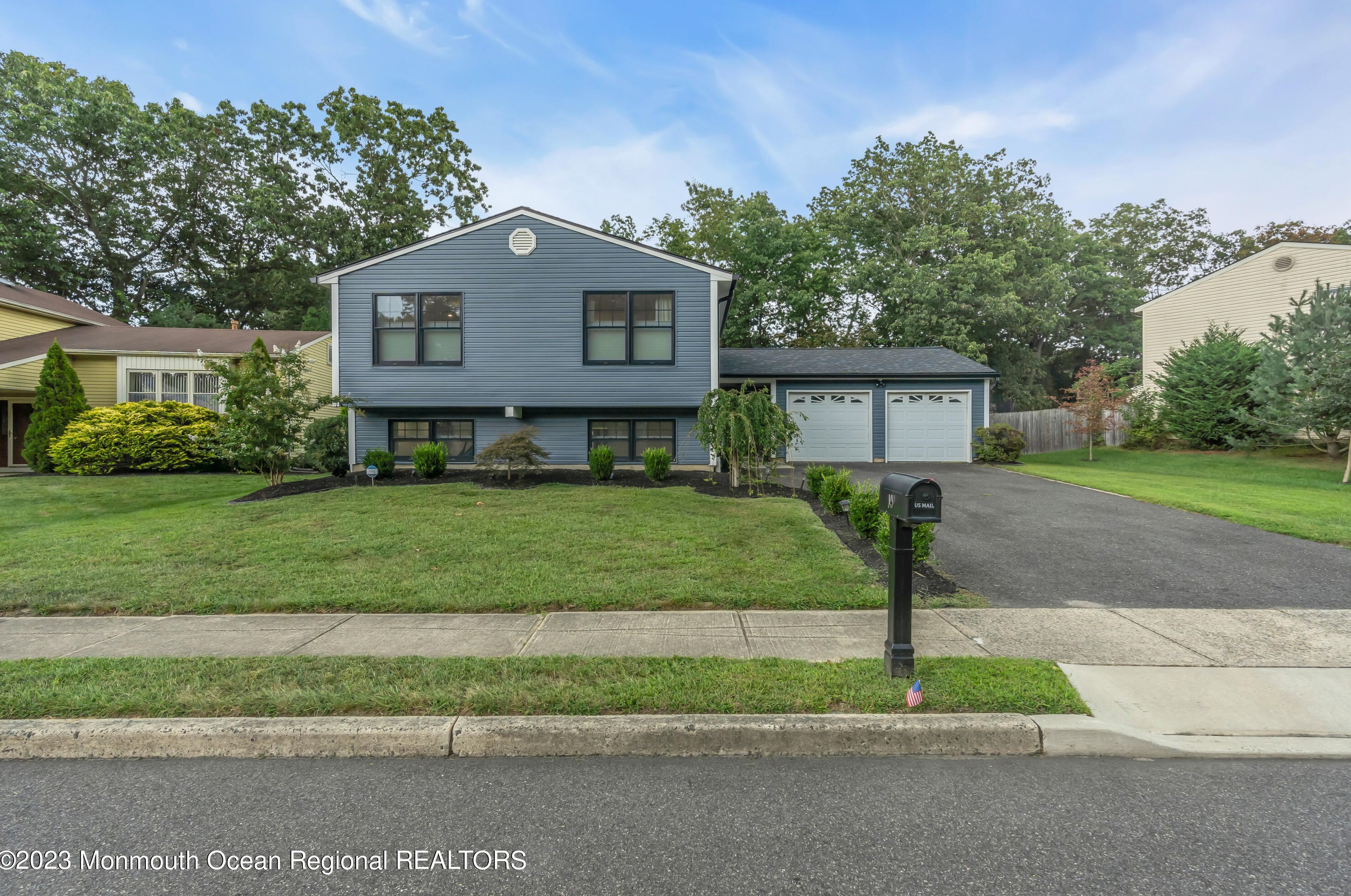 13 James Hollow Ct, Wall Township NJ  07731-1659 exterior