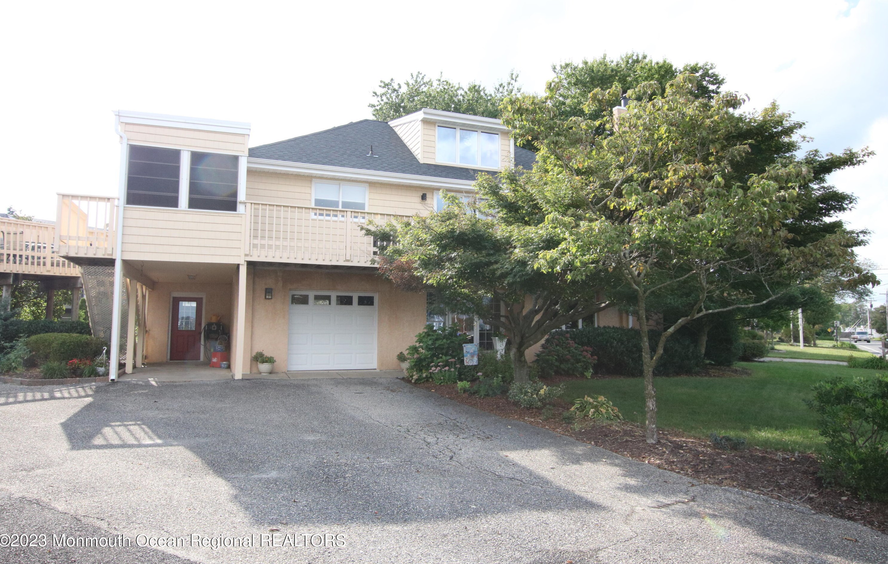 136 Compass Ave, Beachwood, NJ 08722-2917
