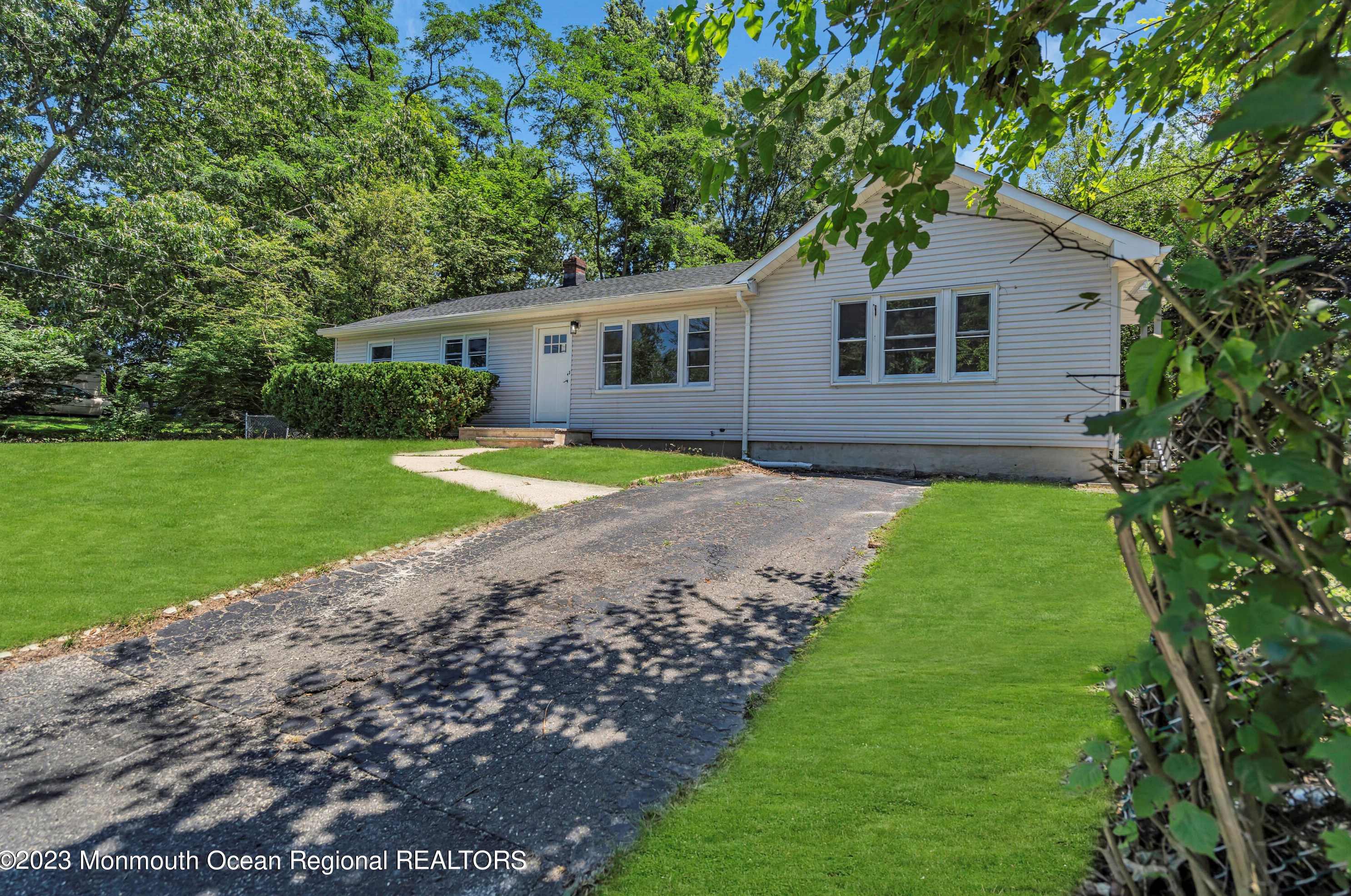 15 Lawrence Ave, Wall Township, NJ 07731-1509