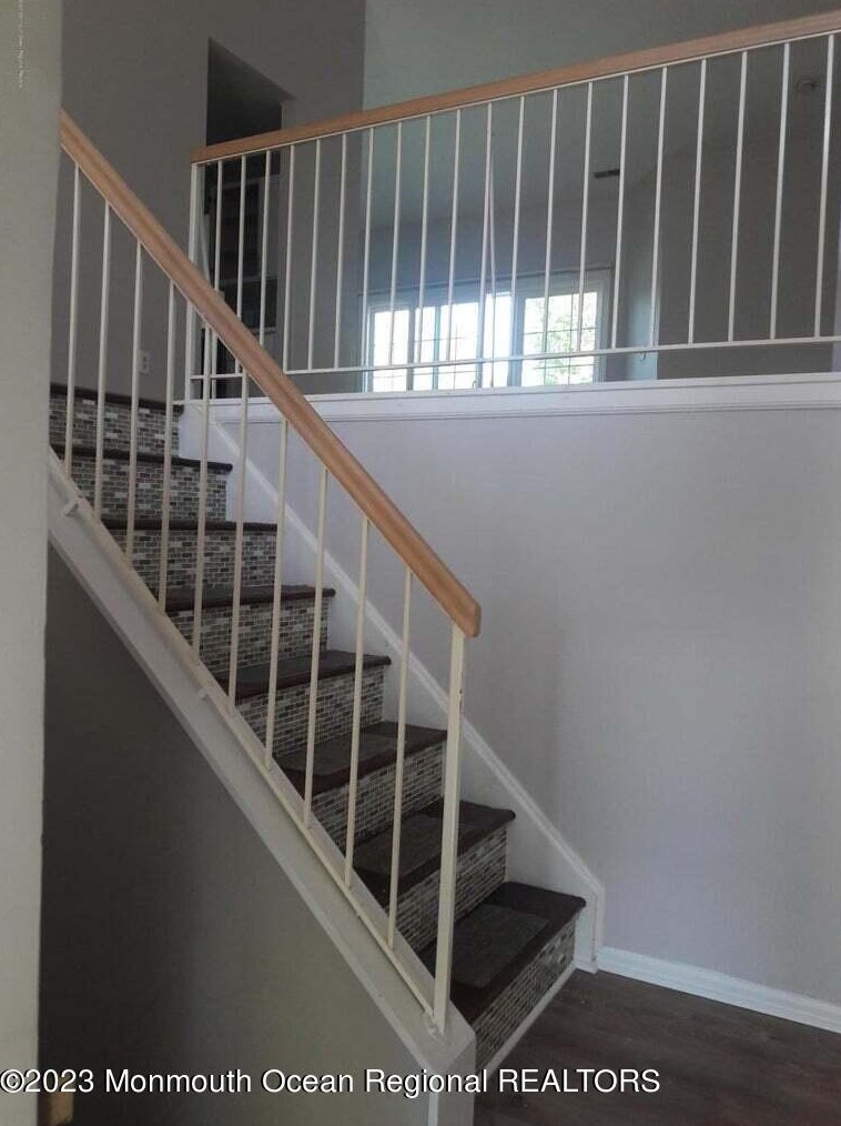 54 Pagoda Ln, East Freehold, NJ 07728