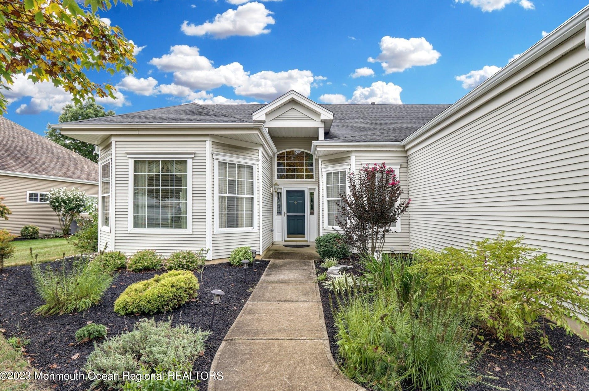 2525 Sparrowbush Ln, Wall Township, NJ 08736-2239