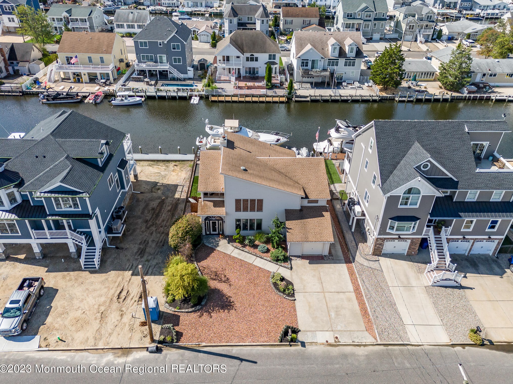 1861 Starboard Ct, Toms River NJ  08753-3122 exterior