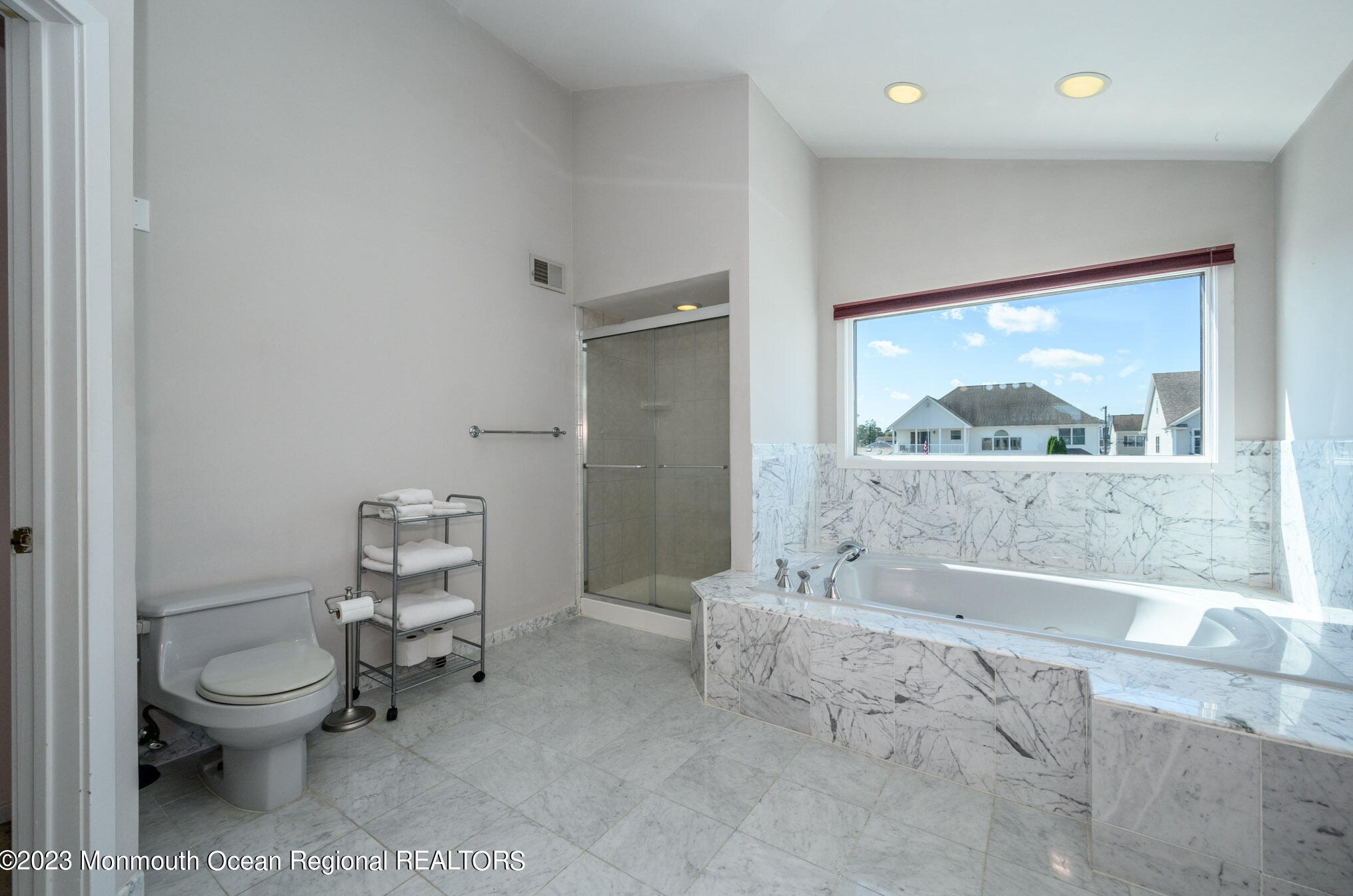 1861 Starboard Ct, Toms River NJ  08753-3122 exterior