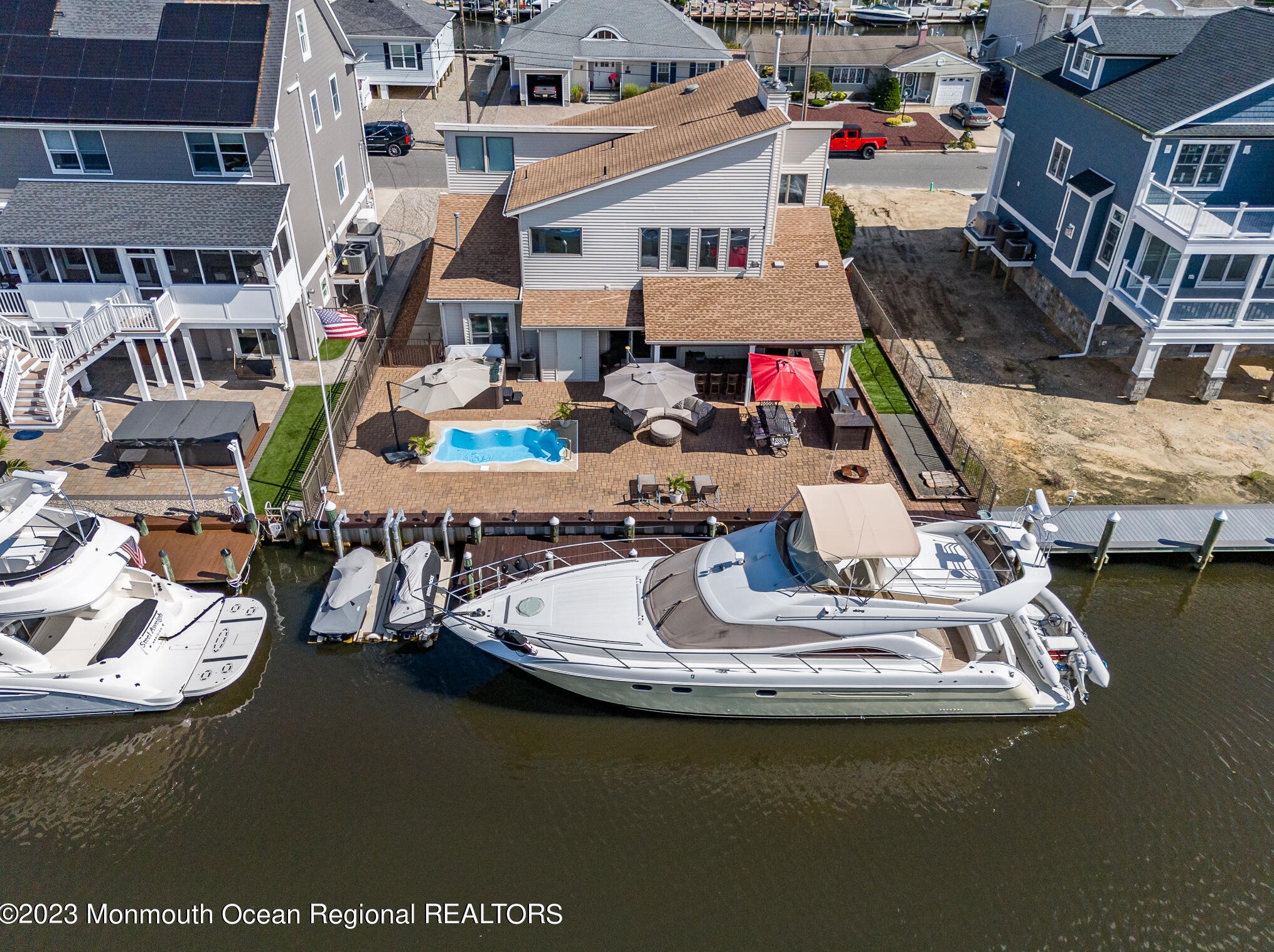 1861 Starboard Ct, Toms River NJ  08753-3122 exterior