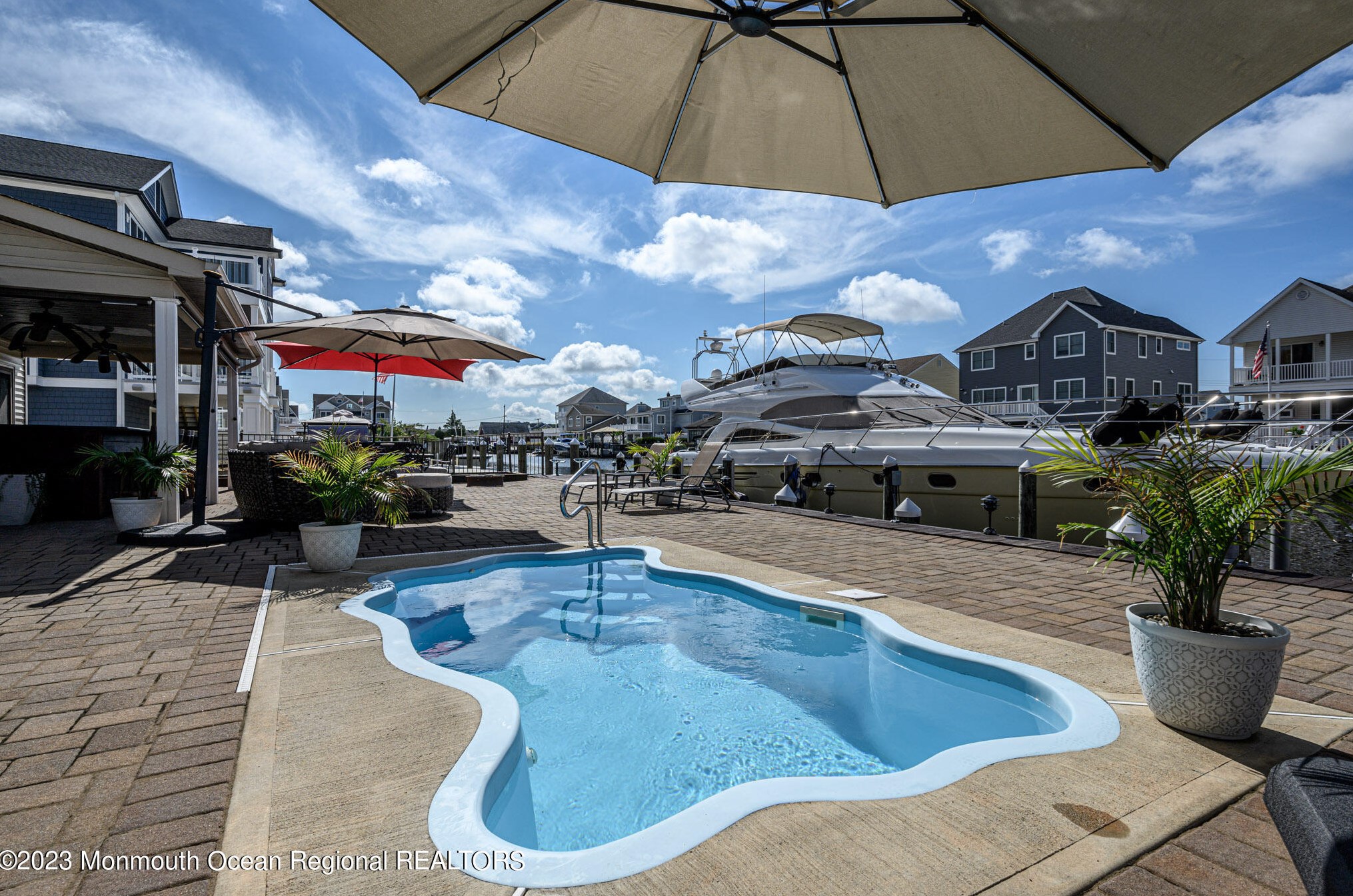 1861 Starboard Ct, Toms River NJ  08753-3122 exterior