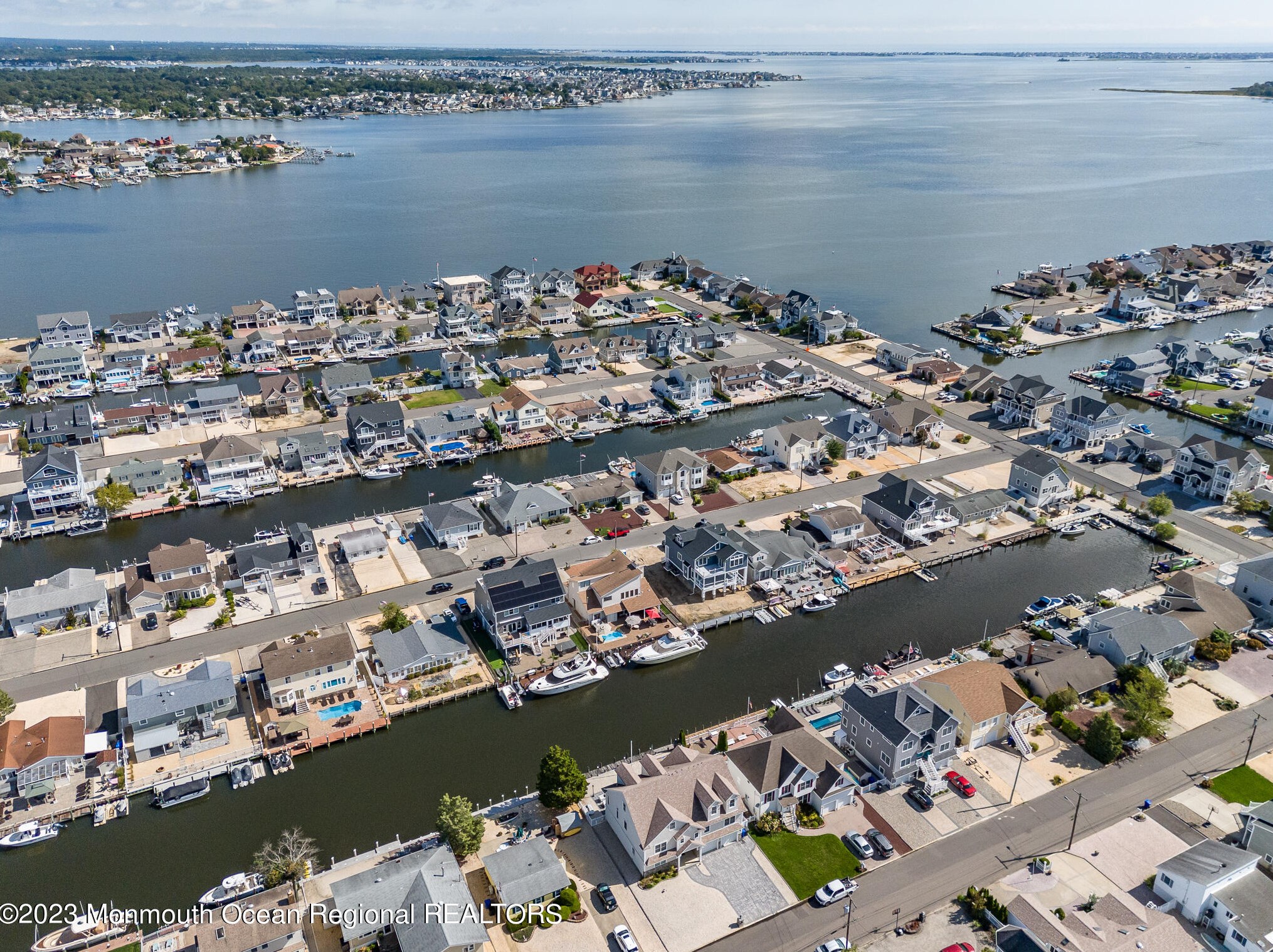 1861 Starboard Ct, Toms River NJ  08753-3122 exterior