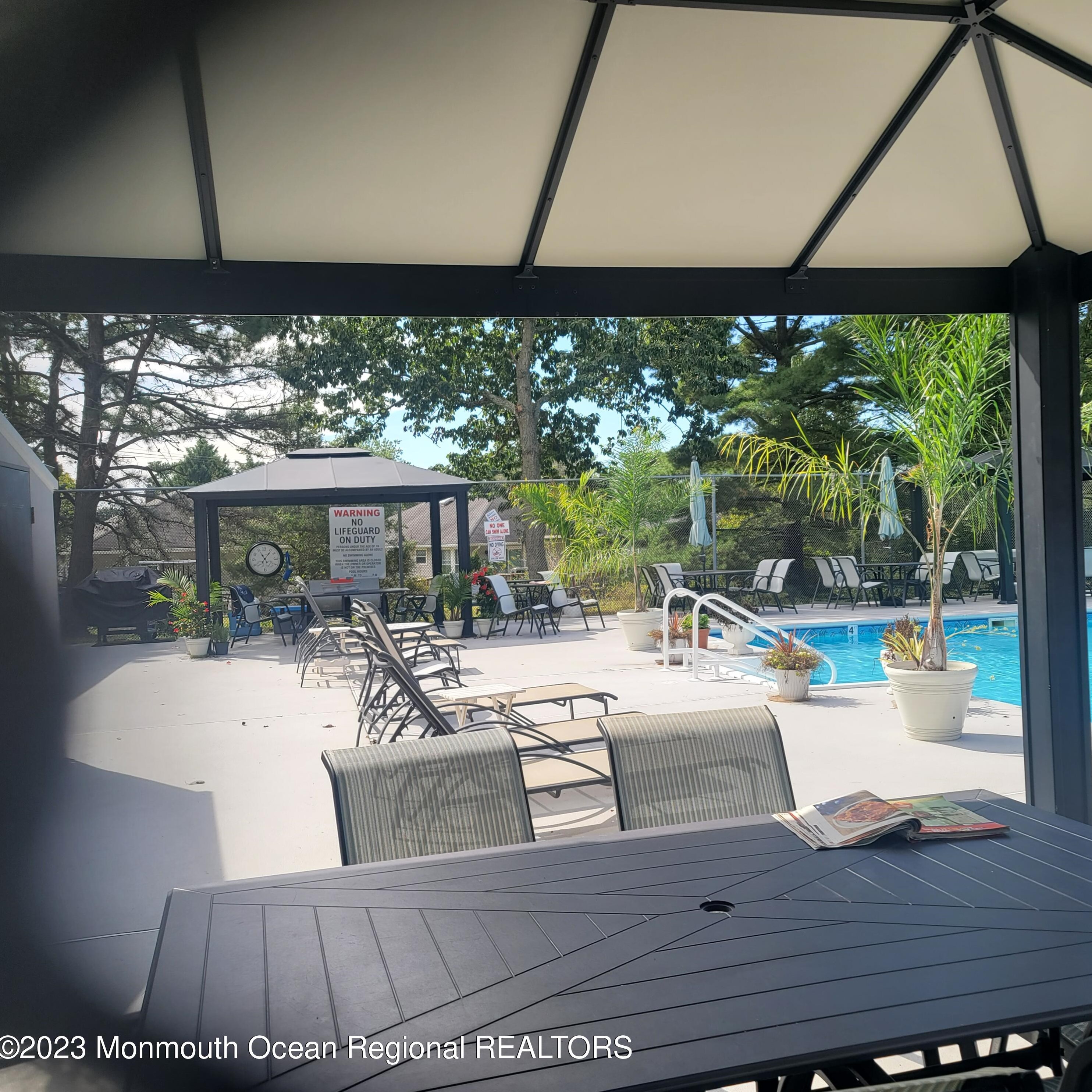 1897 Hovsons Blvd, Toms River NJ  08753-1516 exterior