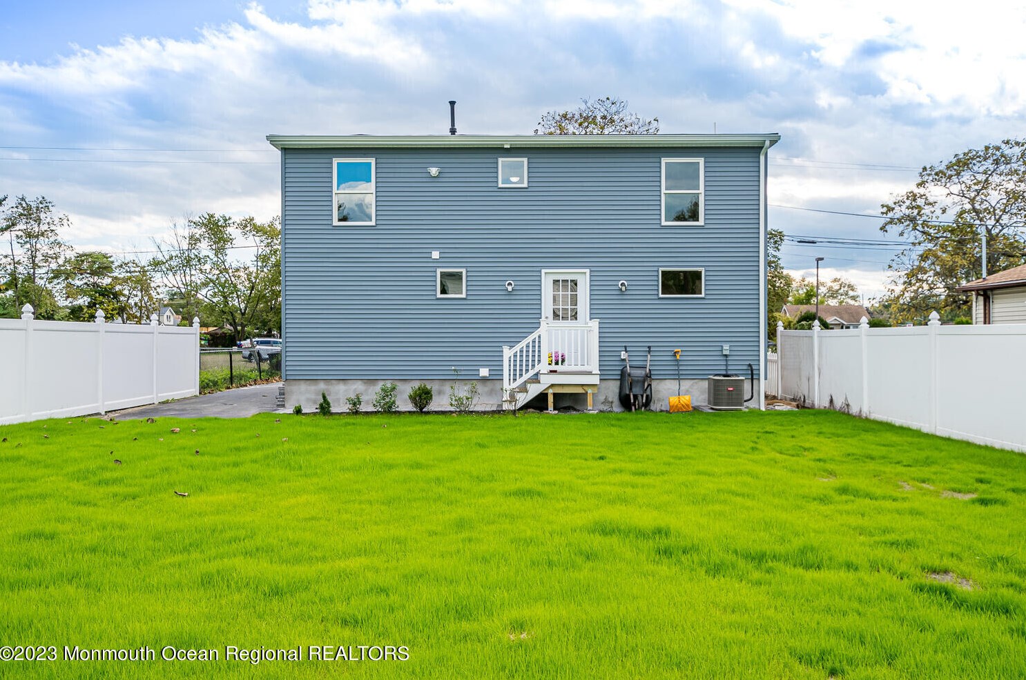 63 Irving Pl, Belford NJ  07718-1535 exterior