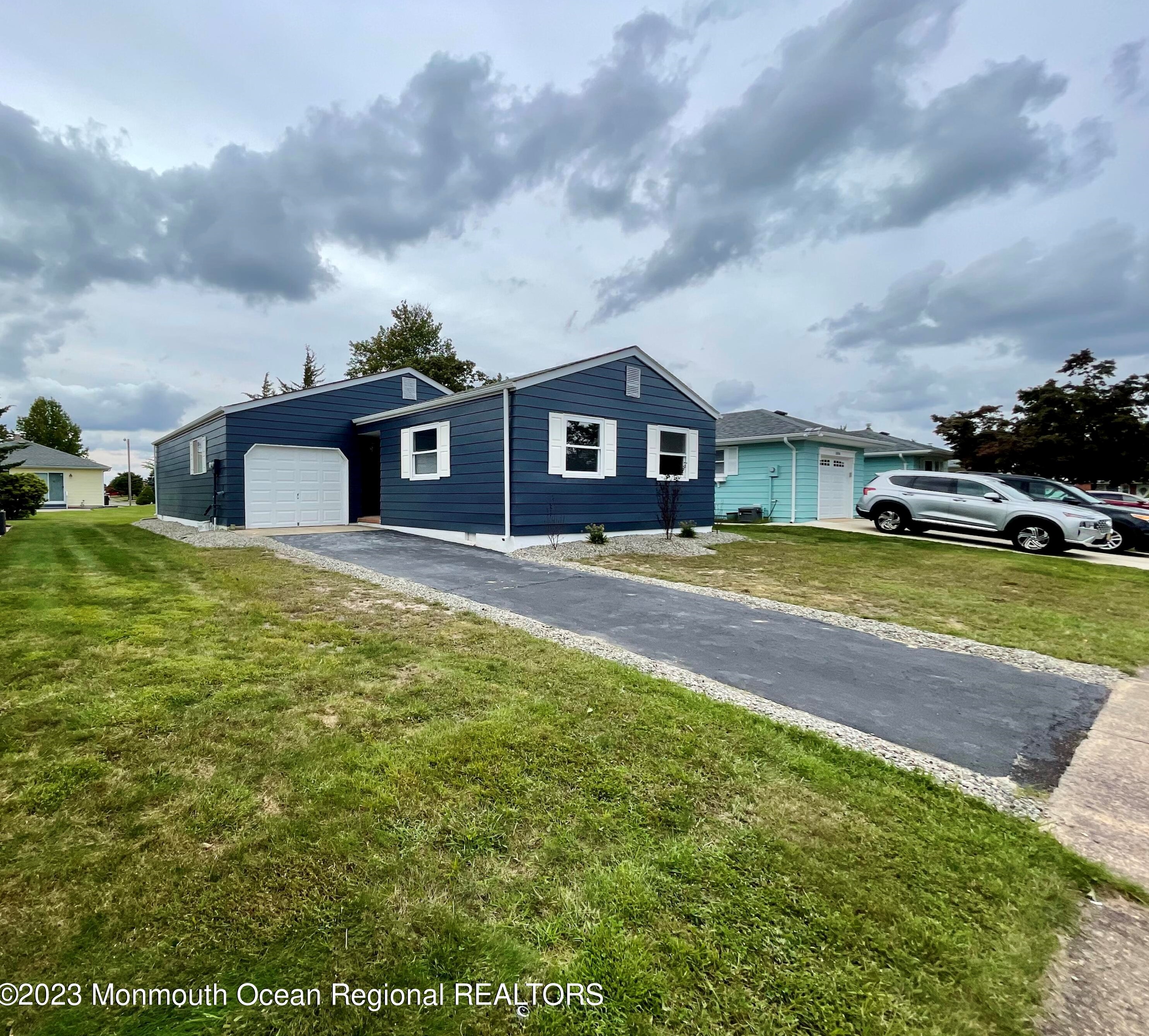 1008 Camino Real Ct, Toms River, NJ 08757-4123