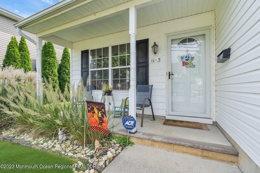 11-3 Hurley St, Keyport, NJ 07735-1912