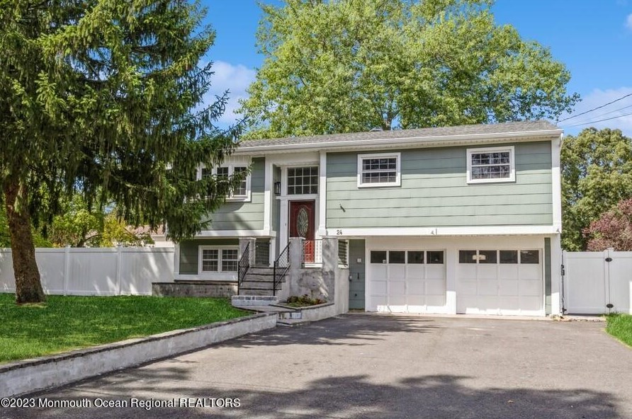 24 Layton Ave, Pine Beach, NJ 08741