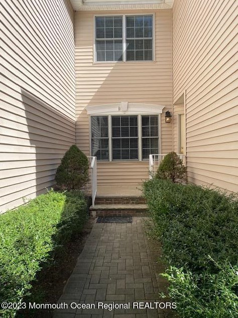 22 Smock Ct, Millstone Township, NJ 07726-7942