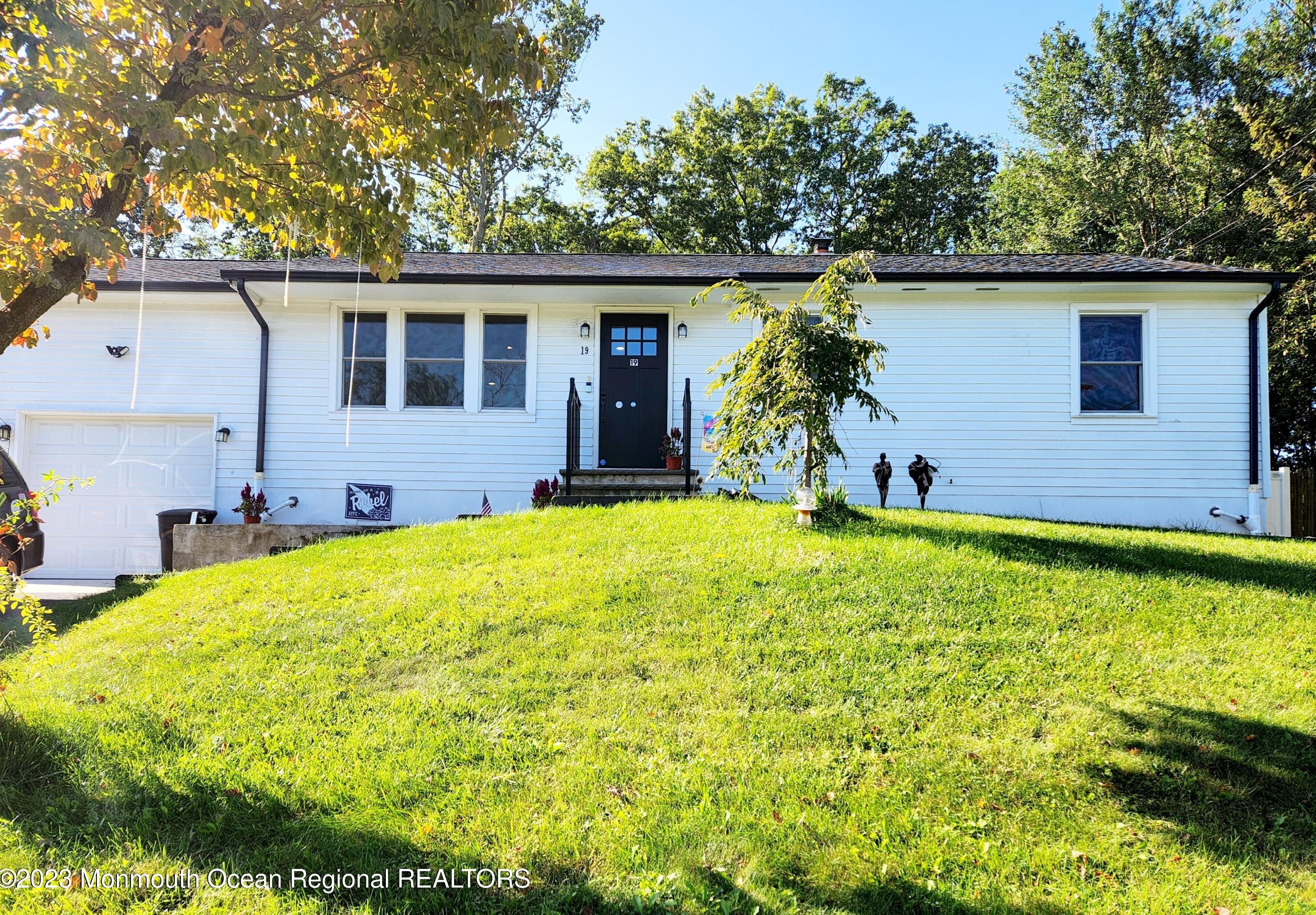 19 Hampton Rd, Wall Township, NJ 07731-1809