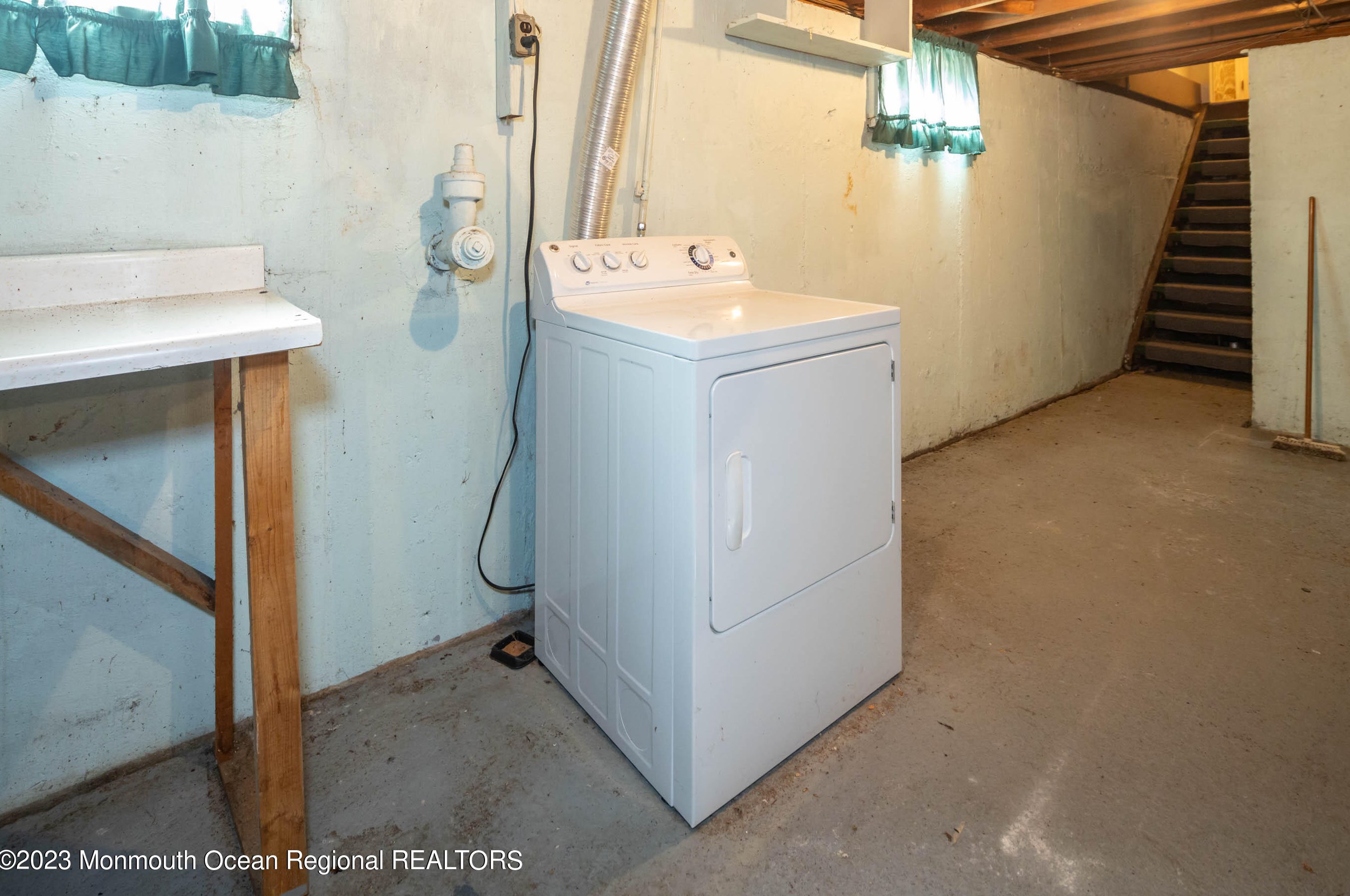 8 Deborah Pl, Oakhurst NJ 07755-1231 exterior