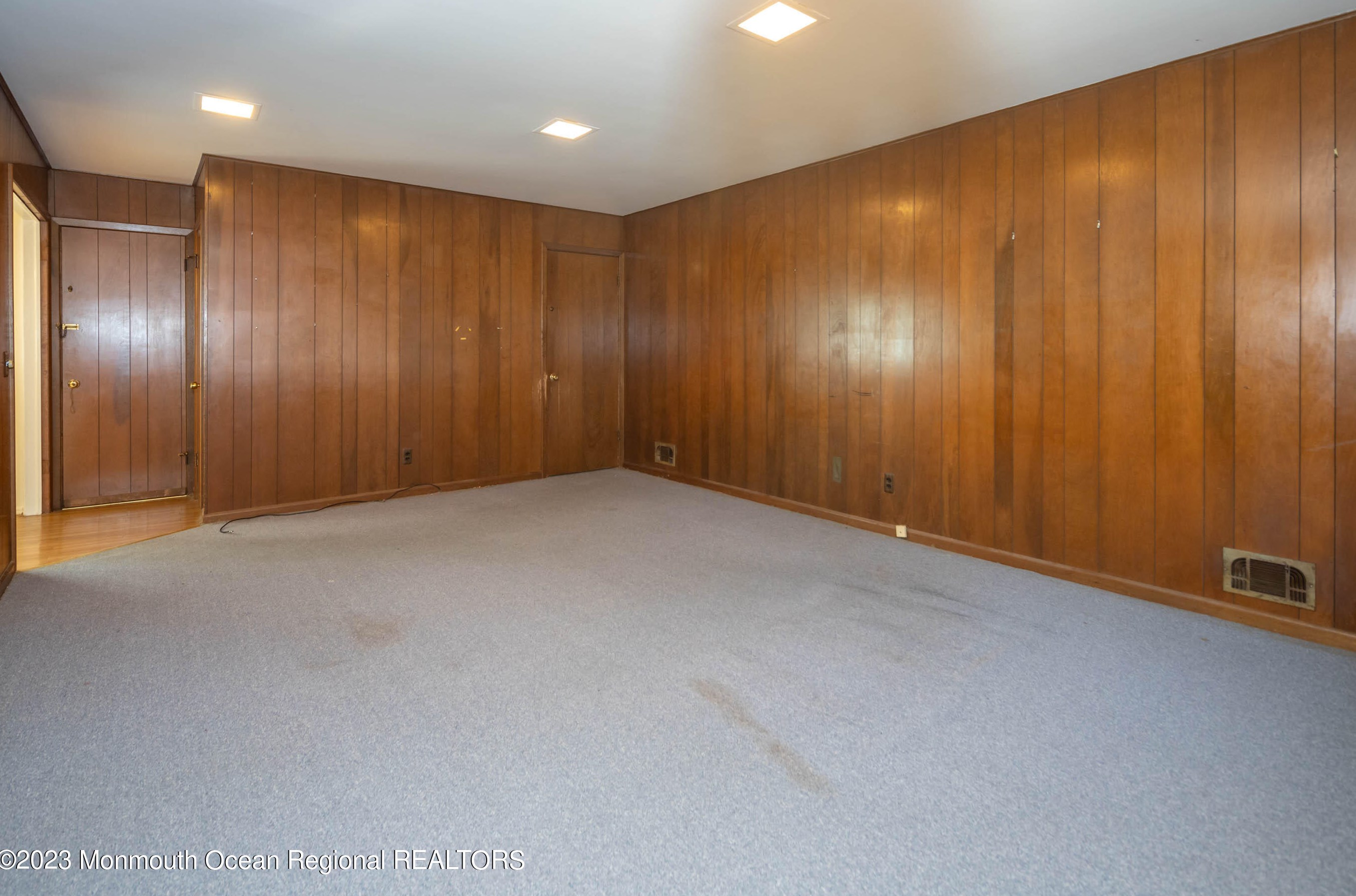 8 Deborah Pl, Oakhurst NJ 07755-1231 exterior