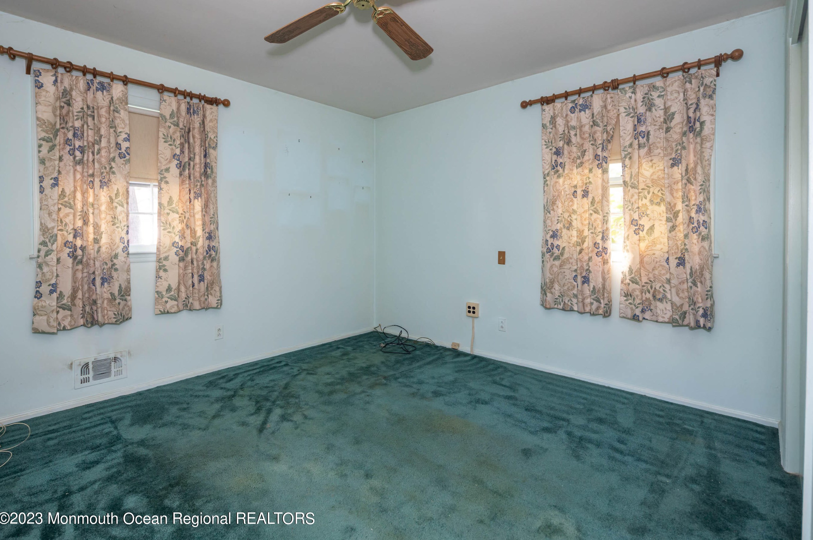 8 Deborah Pl, Oakhurst NJ 07755-1231 exterior