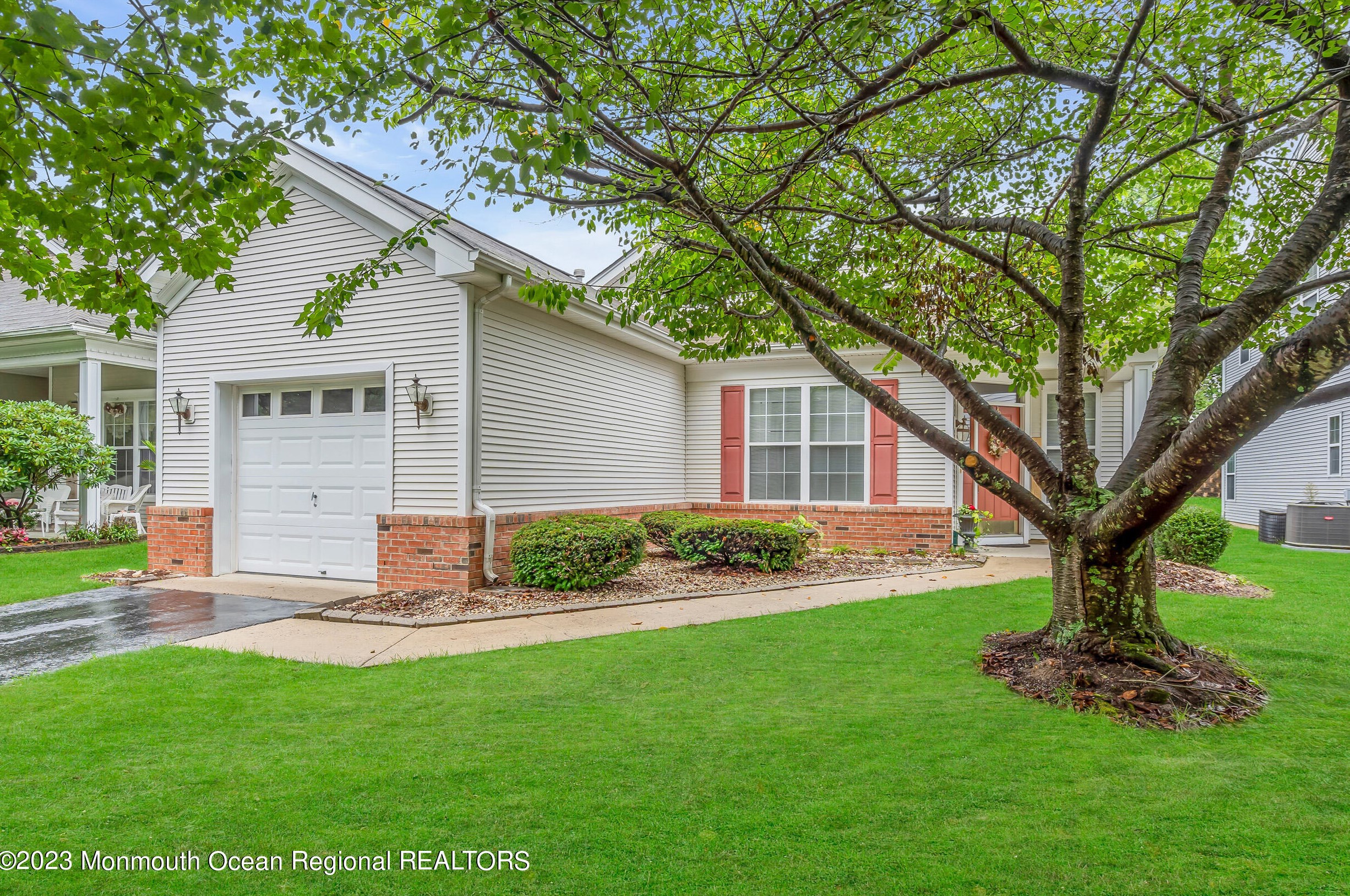 12 Goldenedge Way, Lakewood, NJ 08701