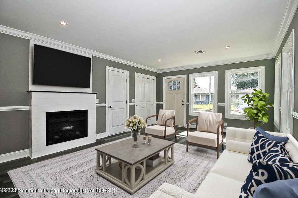 6 Ravenna Ct, Toms River, NJ 08757