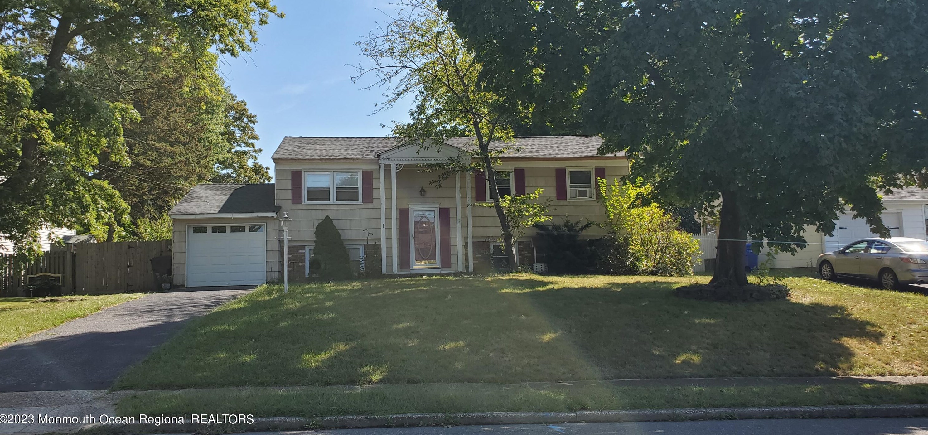1056 Juniper Pl, Toms River, NJ 08753-5233