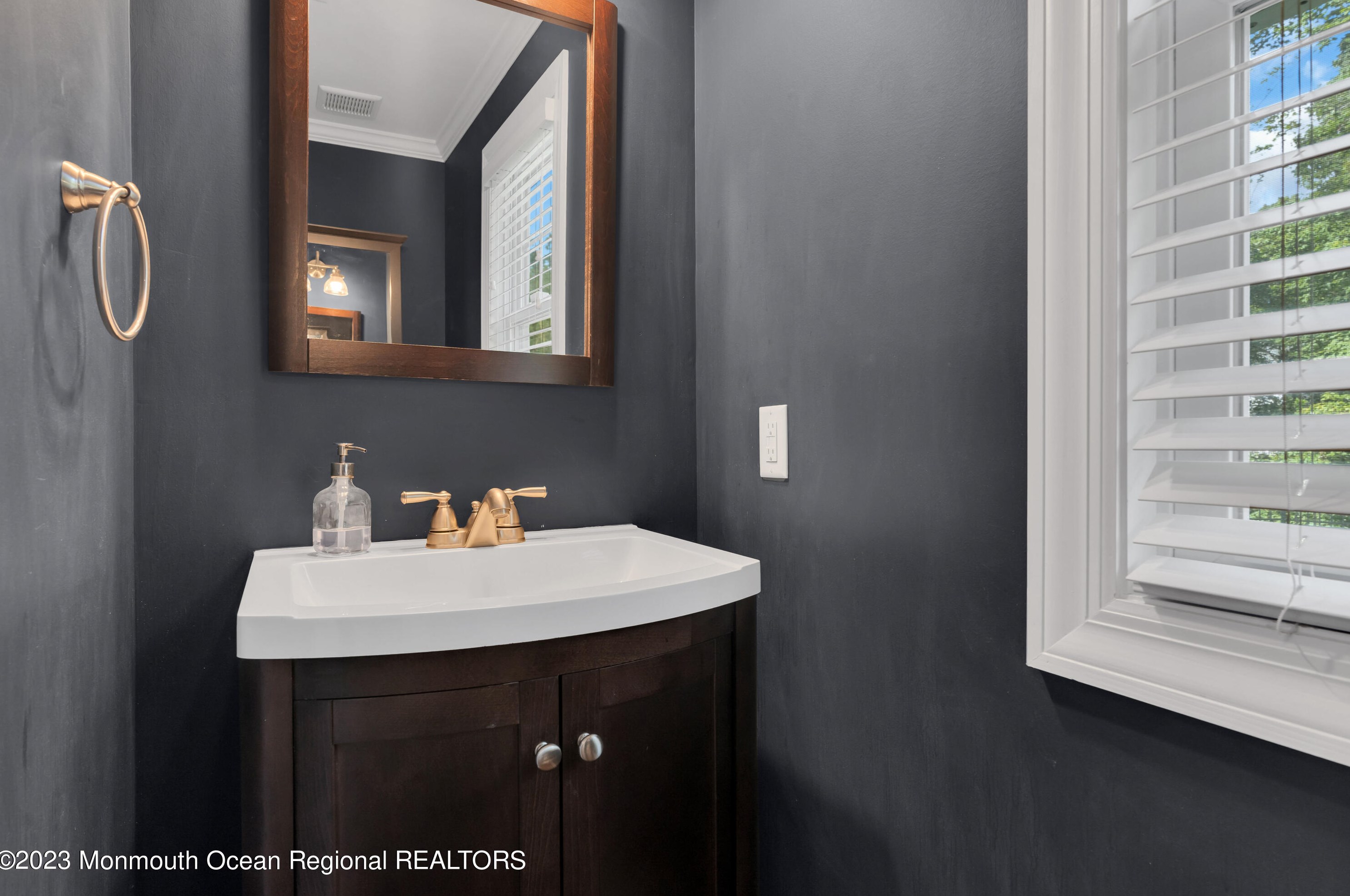 127 Washington Ave, Matawan NJ 07747-2921 exterior