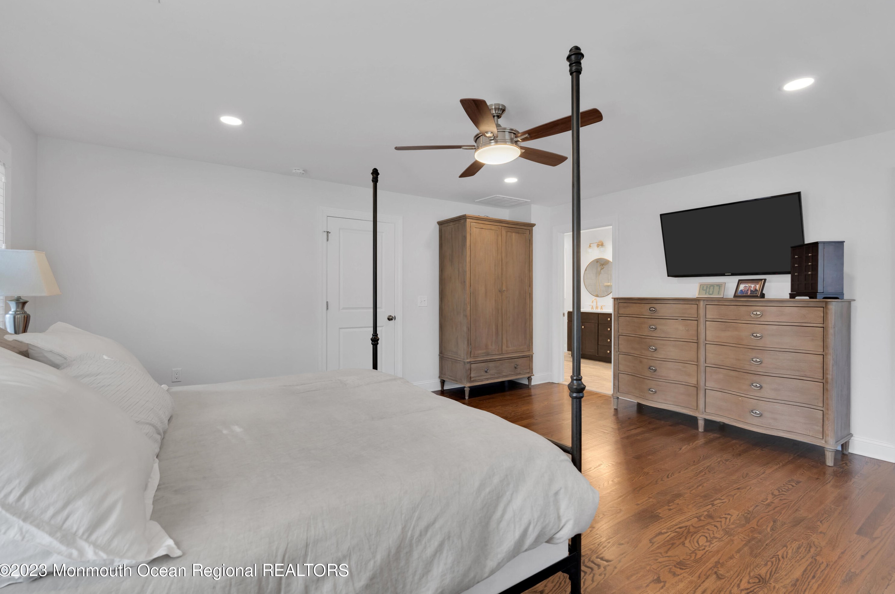 127 Washington Ave, Matawan NJ 07747-2921 exterior