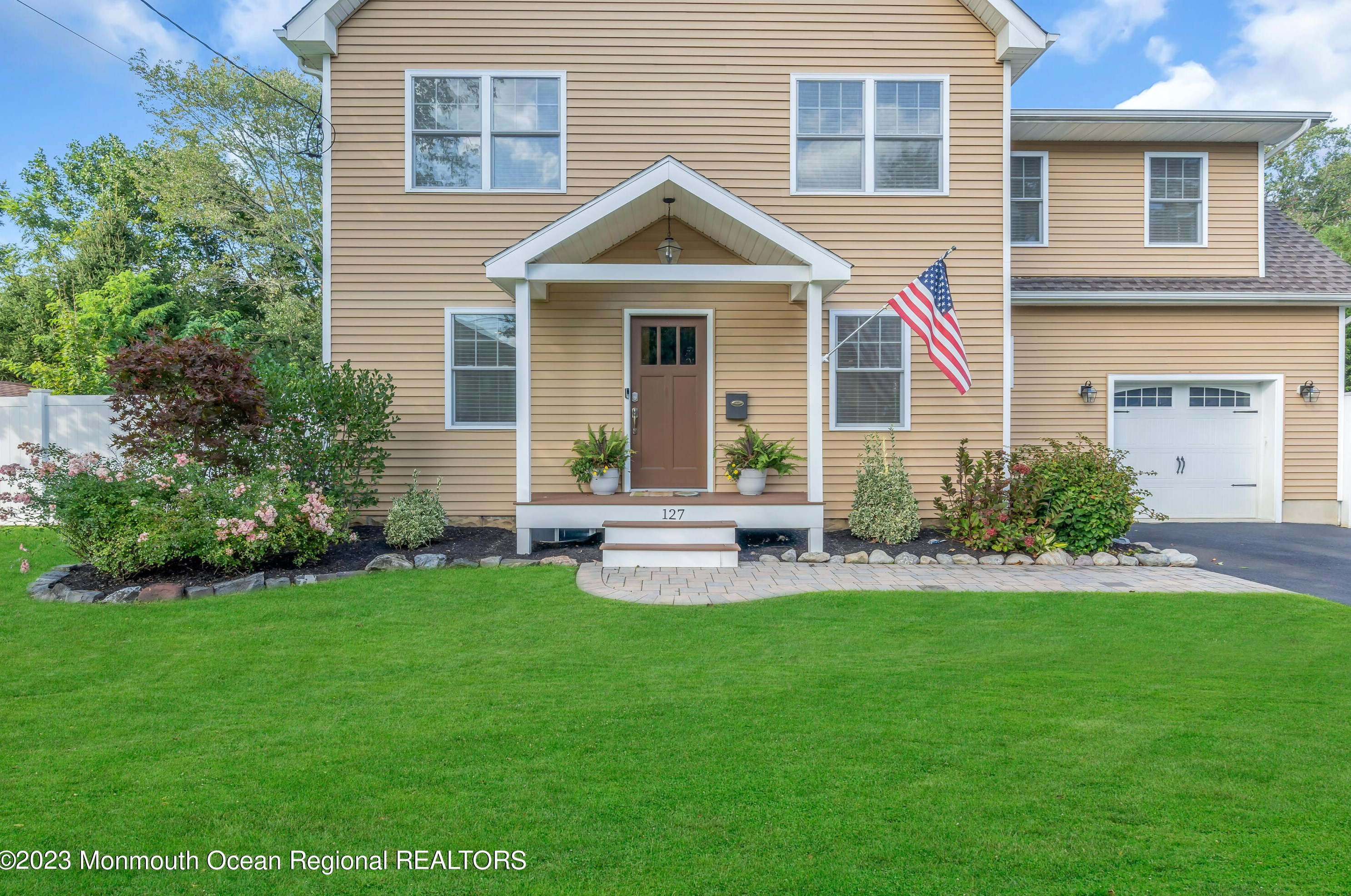 127 Washington Ave, Matawan, NJ 07747-2921