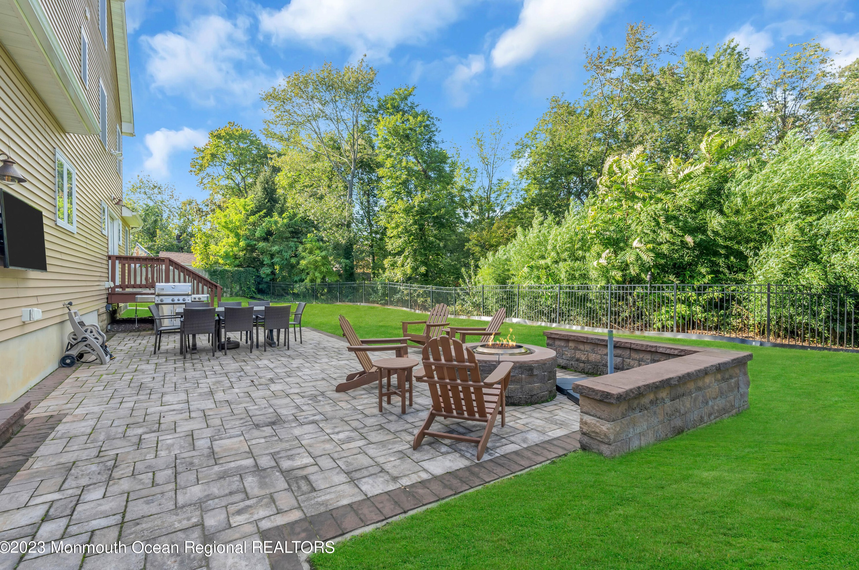 127 Washington Ave, Matawan NJ 07747-2921 exterior