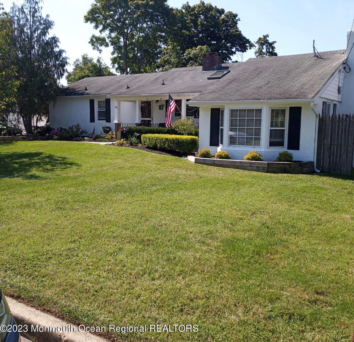 184 Orchard Ave, Belford, NJ 07718-1256