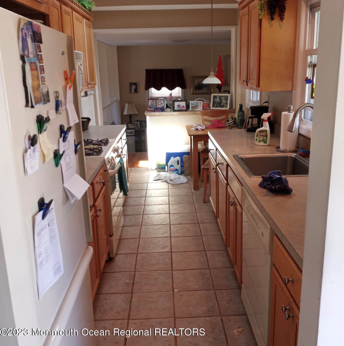 184 Orchard Ave, Belford NJ  07718-1256 exterior