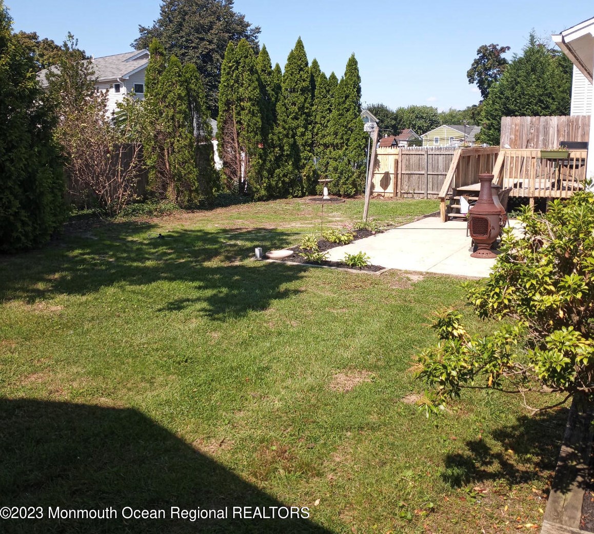 184 Orchard Ave, Belford NJ  07718-1257 exterior