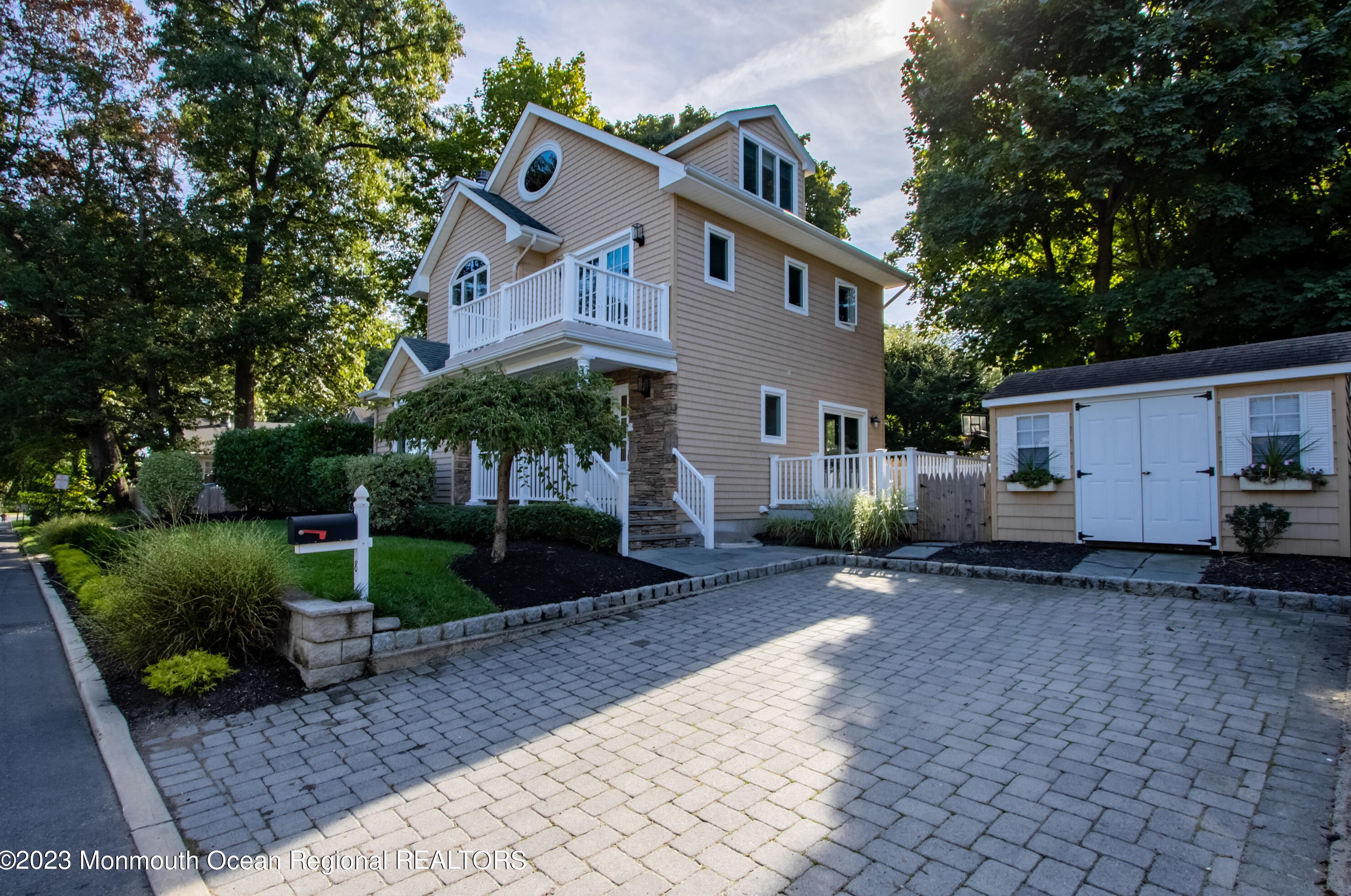 8 Ward Ln, Locust, NJ 07760