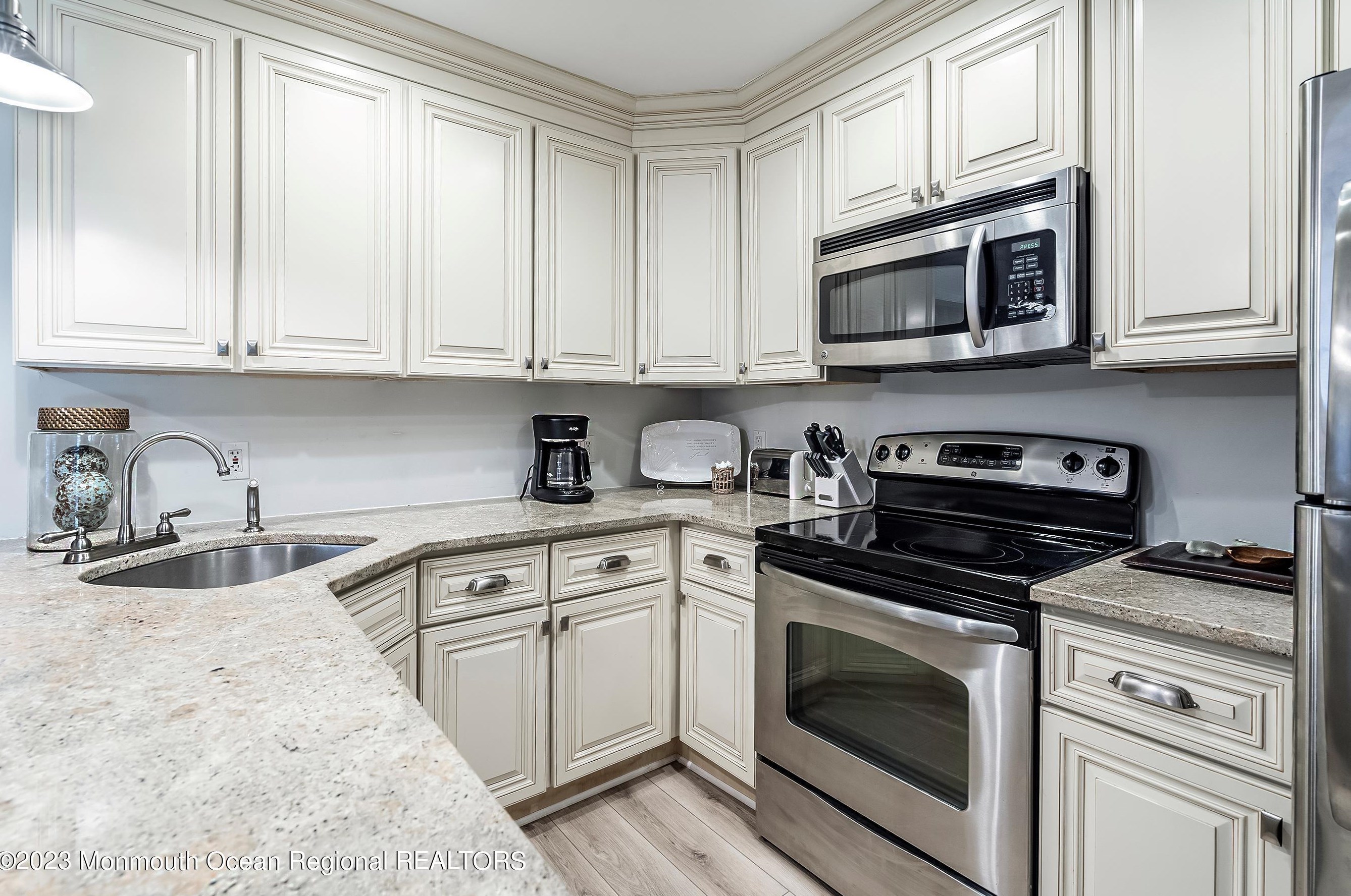 74 Linden Ct, Wall Township NJ  07762-2155 exterior