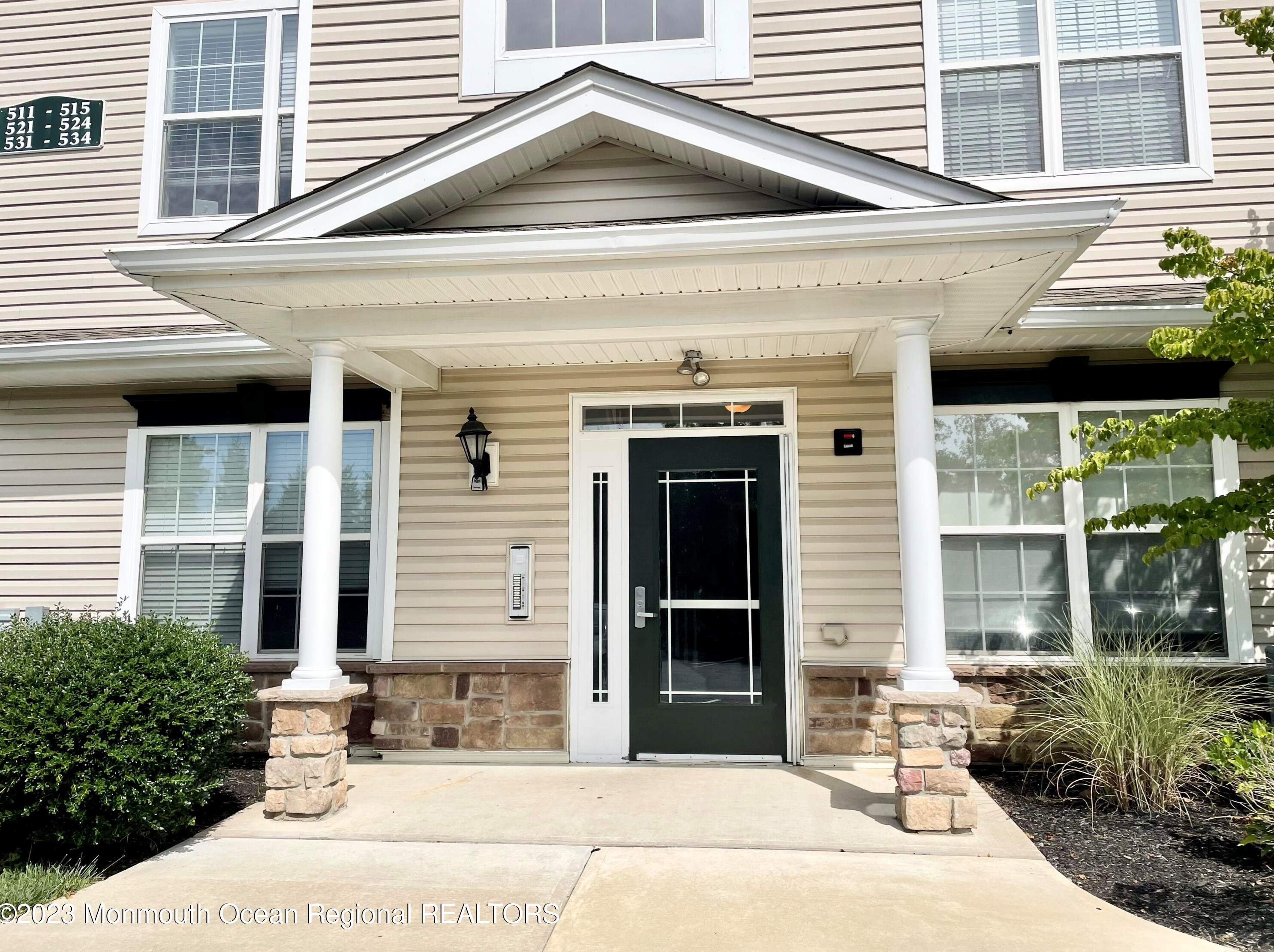 522 Mill Pond Way, Tinton Falls, NJ 07724