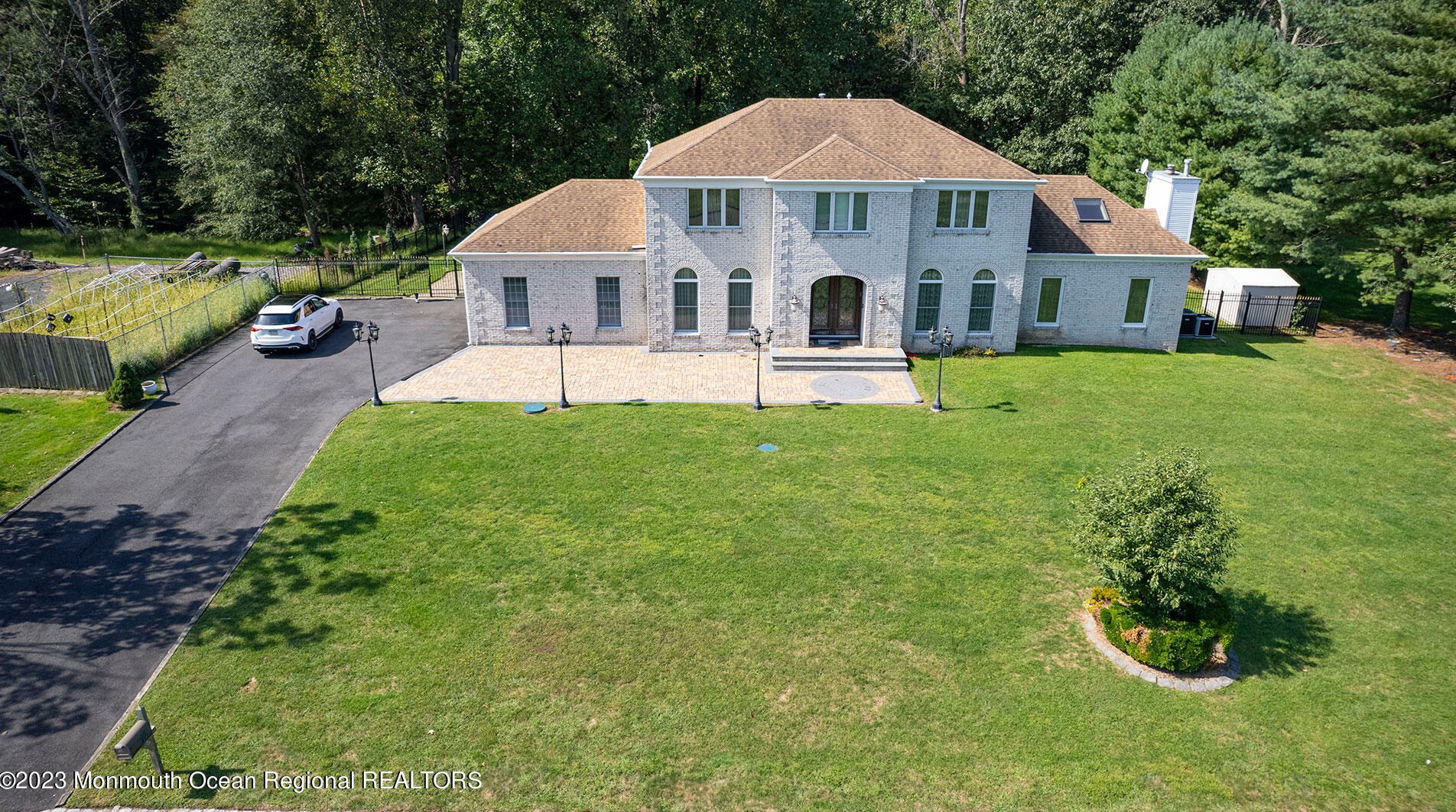 22 E Lawn Dr, Holmdel Village, NJ 07733