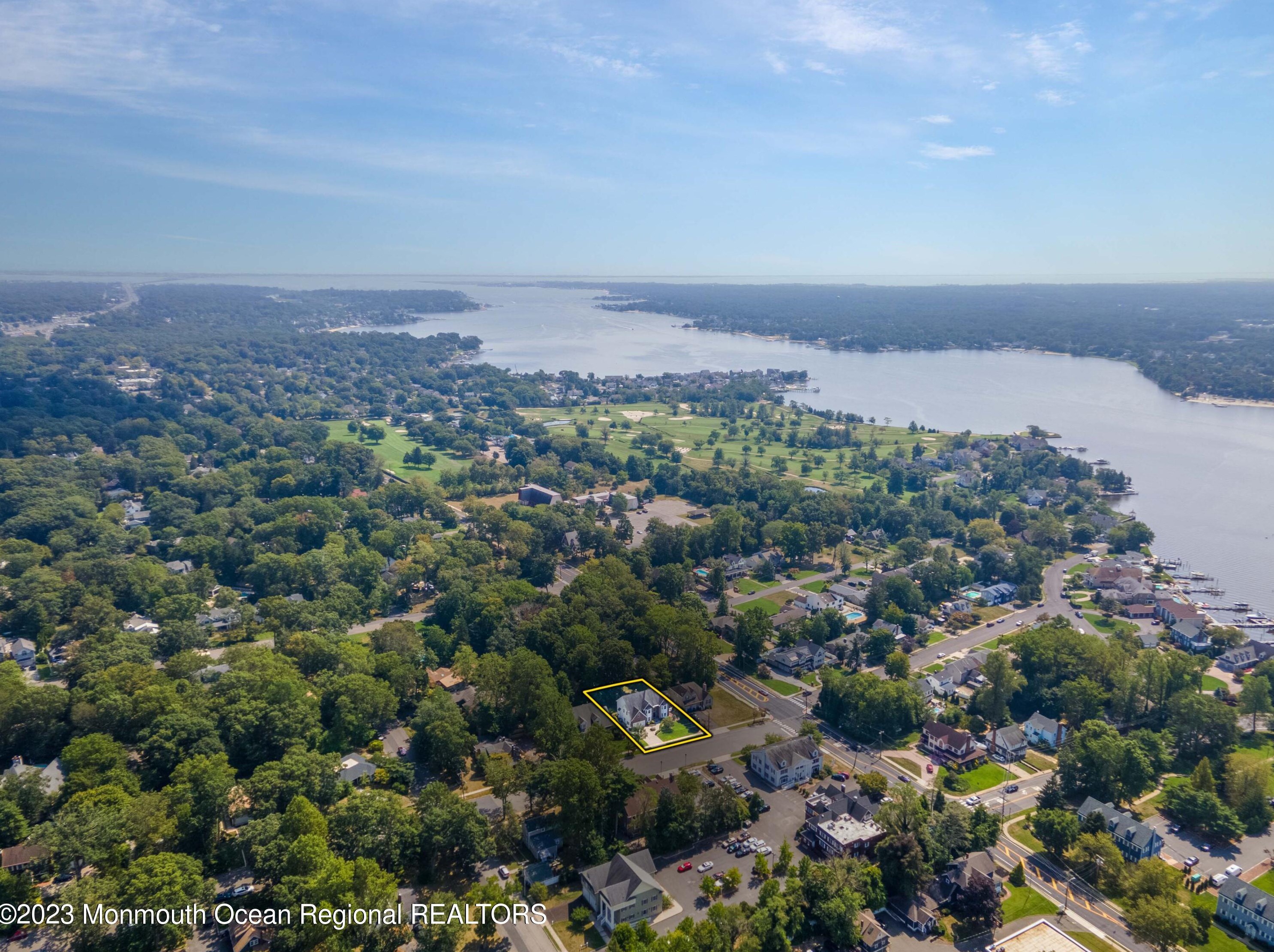 5 Lexington Ave, Toms River, NJ 08753-7544