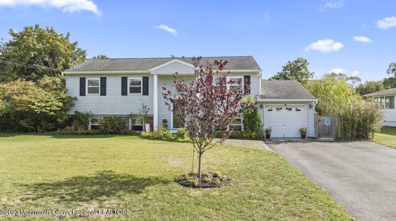 9 Glenwood Rd, Toms River, NJ 08753-4117