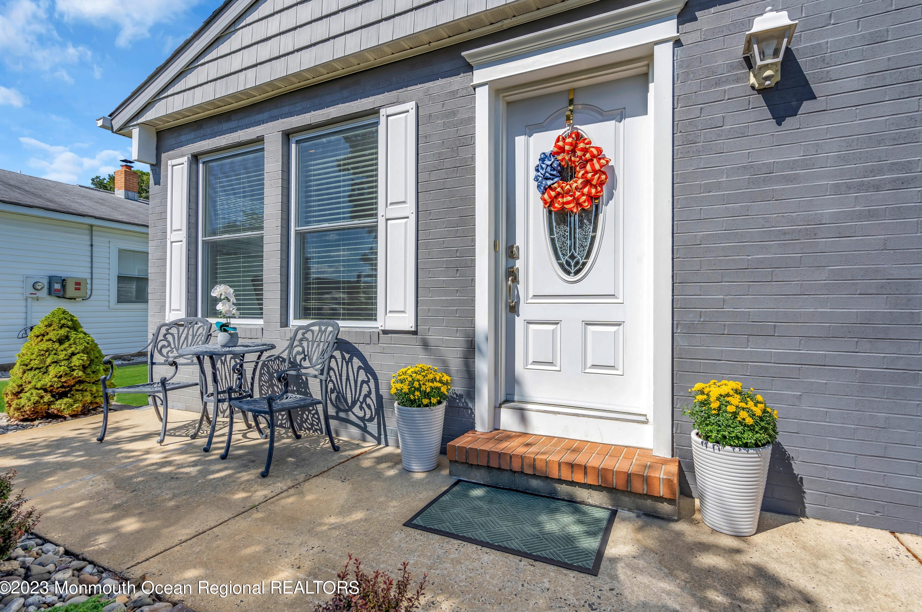 16 Lismore Dr, Toms River, NJ 08757-5946
