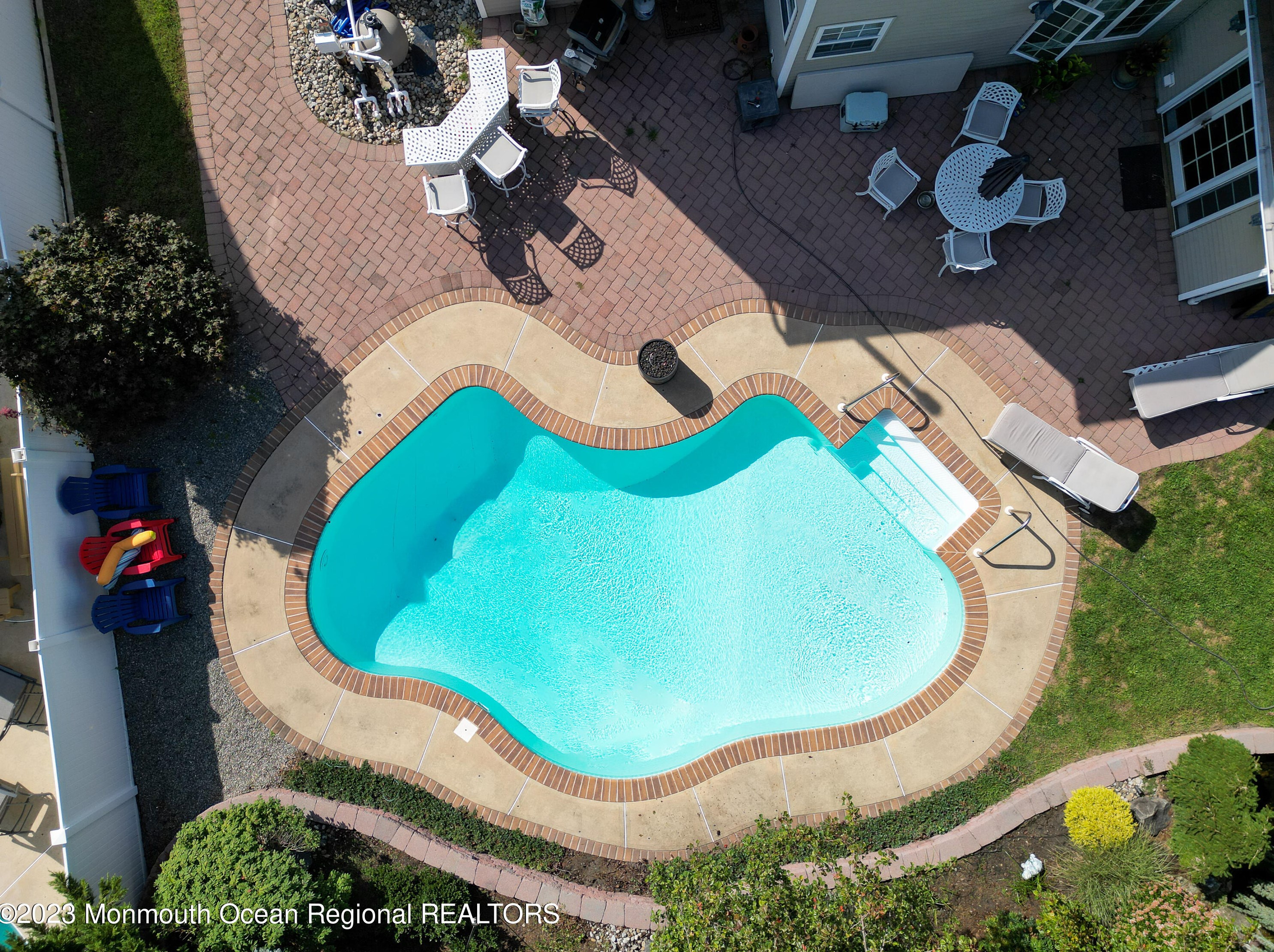 260 Oak Forest Dr, Bricktown, NJ 08724
