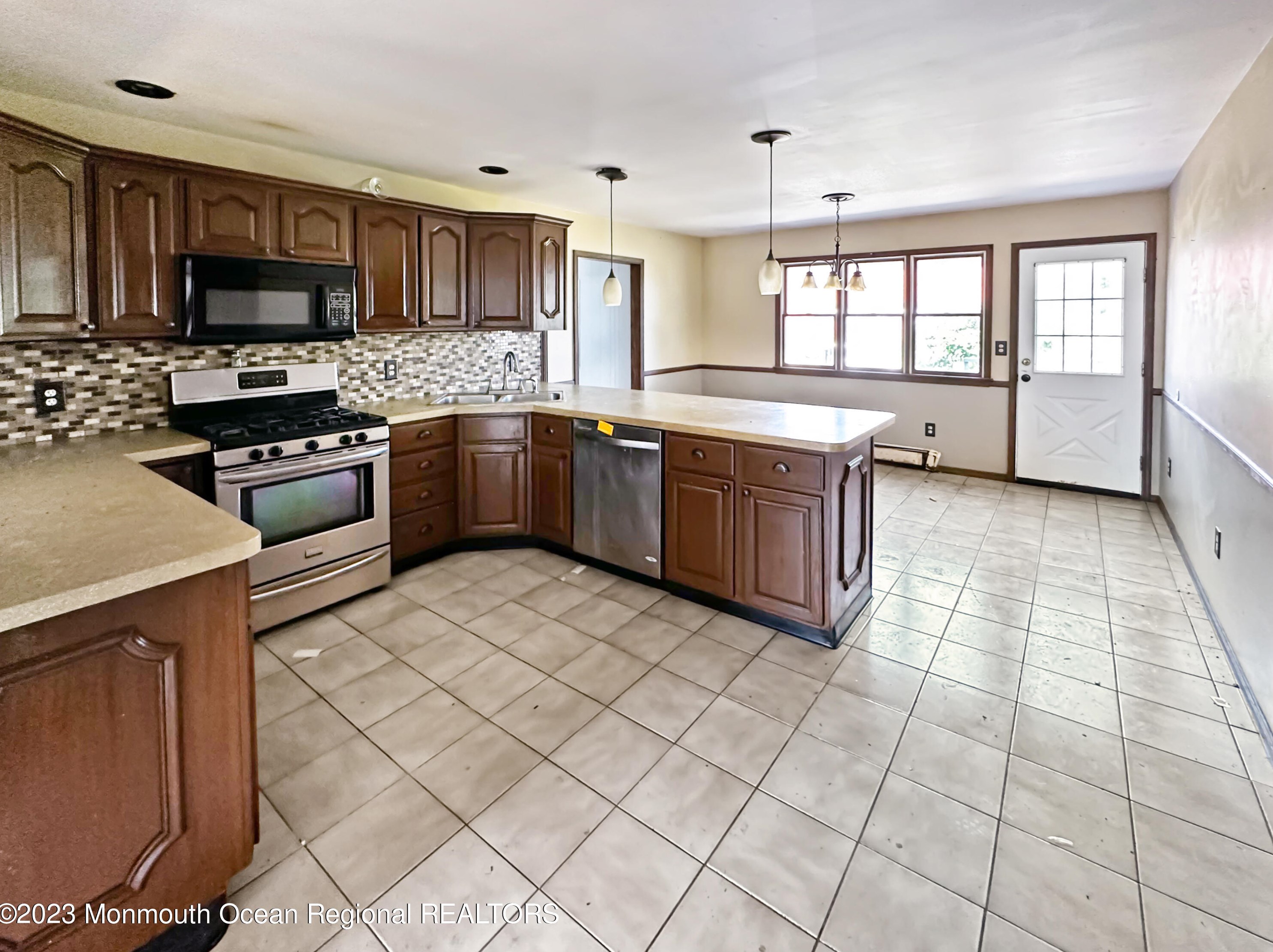 75 Kennedy Way, Ideal Beach, NJ 07734-1519