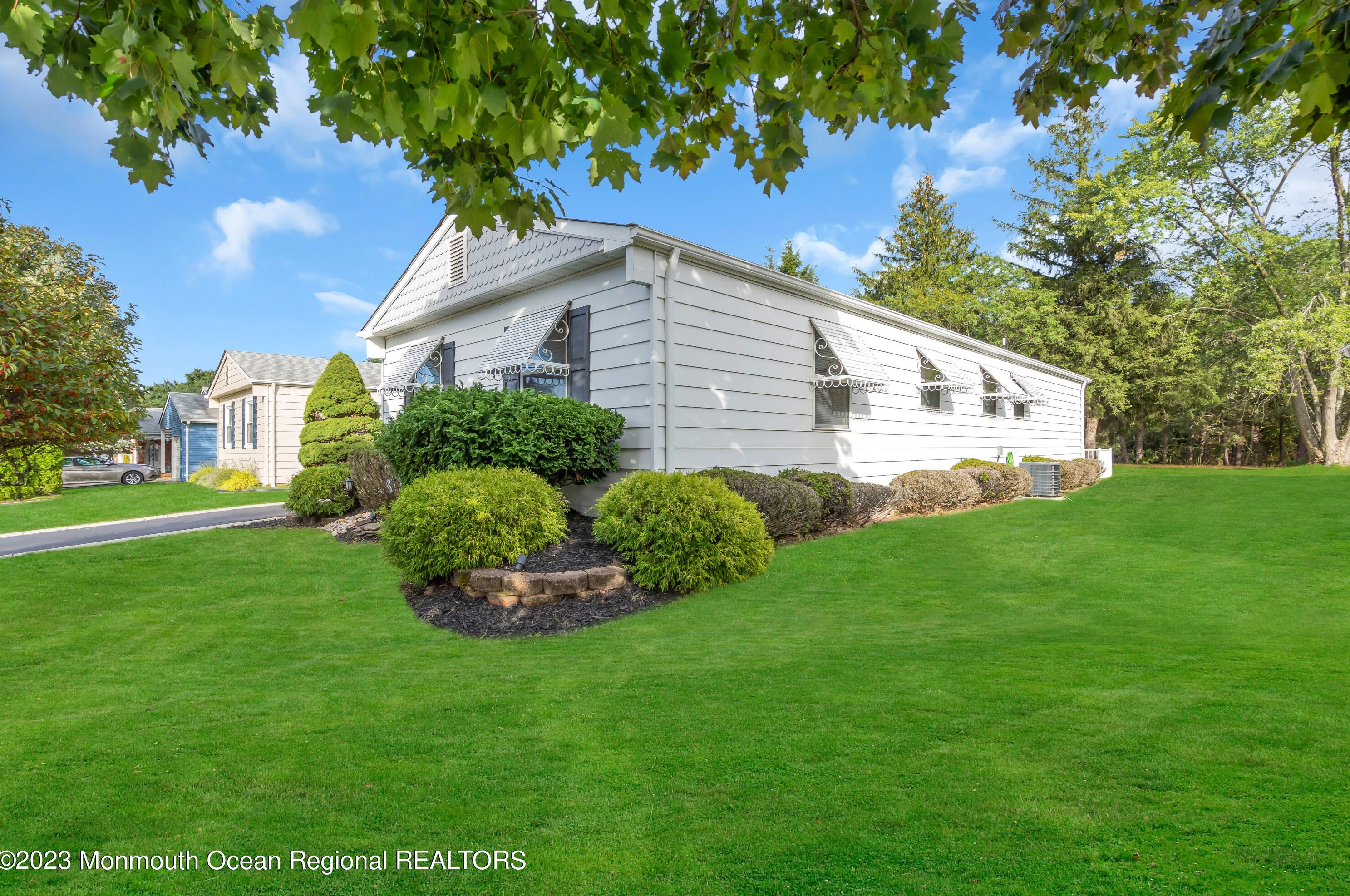 67 Redhook Bay Dr, Toms River, NJ 08757-6147