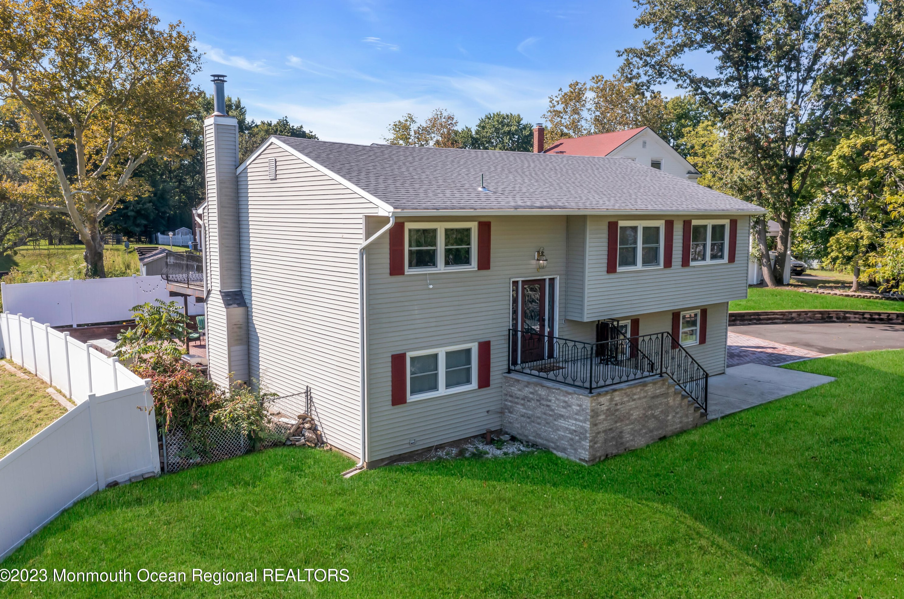 38 Poet Dr, Matawan, NJ 07747-3415