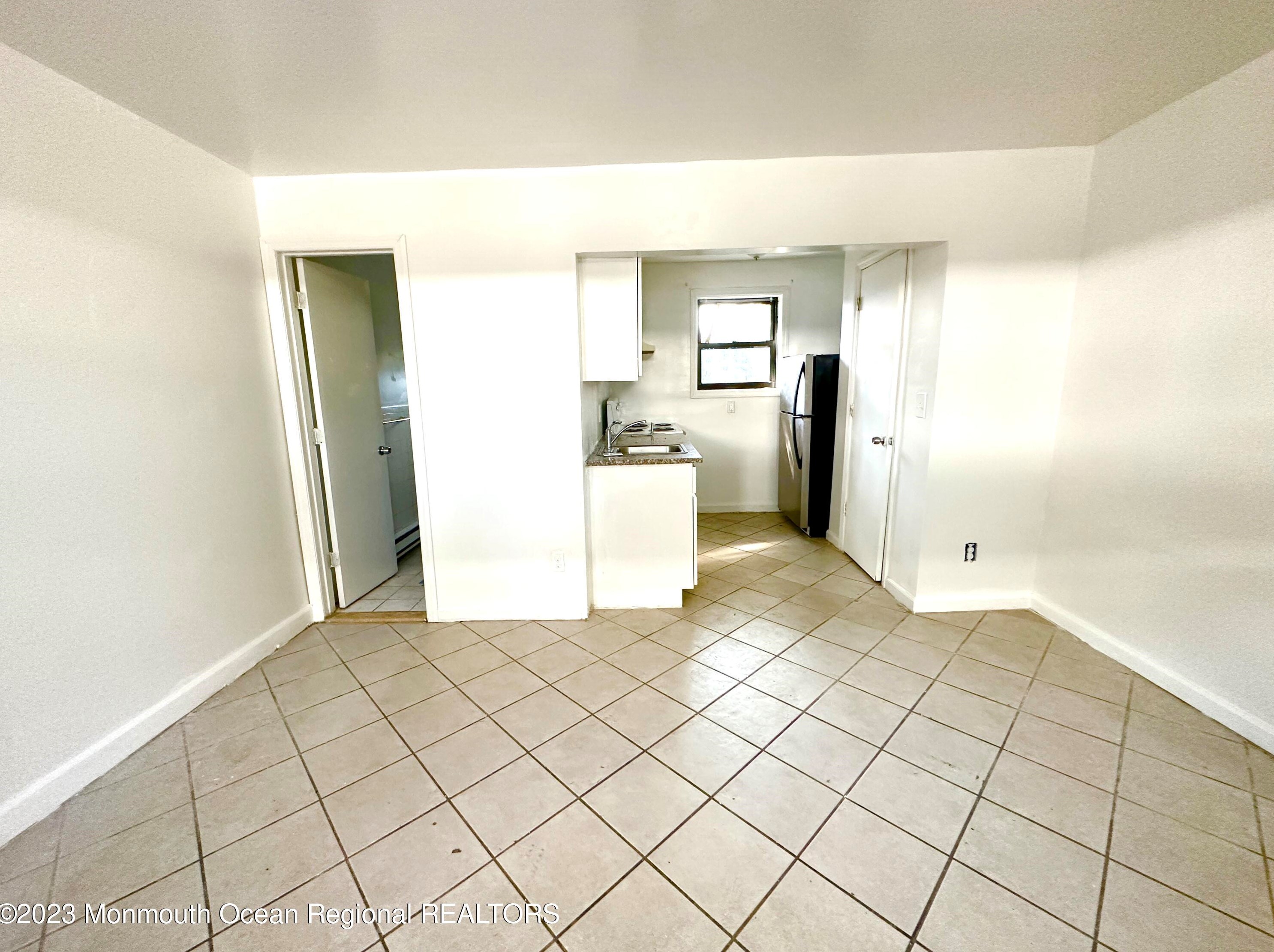 1215 Springwood Ave, Tinton Falls, NJ 07712