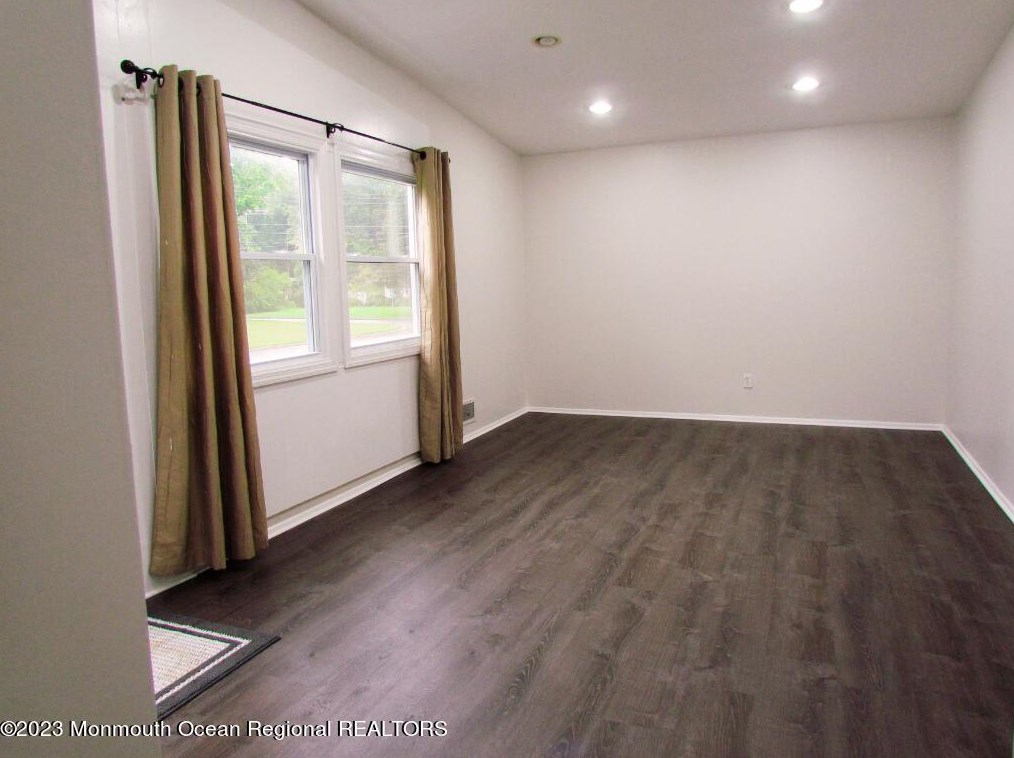 148 Parkview Ter, Lincroft, NJ 07738