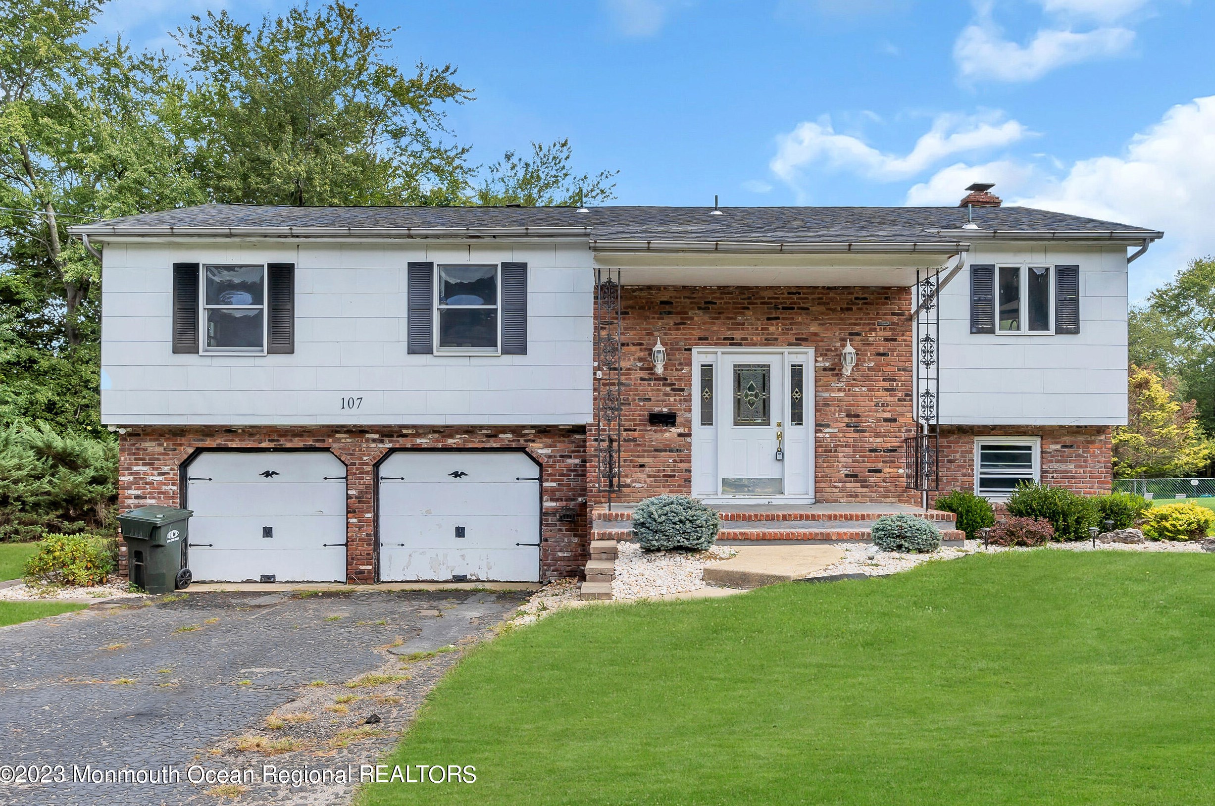 107 Old Bridge Dr, Wall Township, NJ 07731
