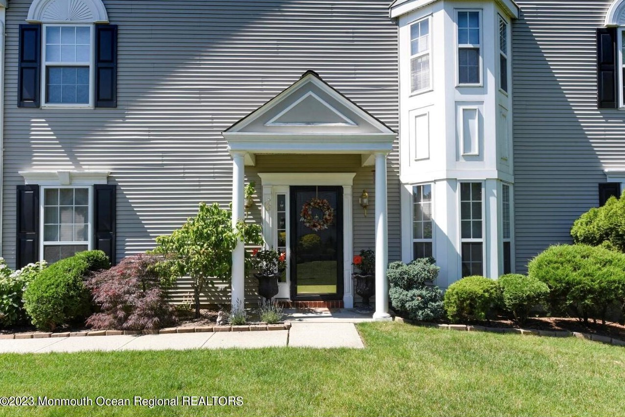 36 Alpine Rd, Holmdel Village, NJ 07733