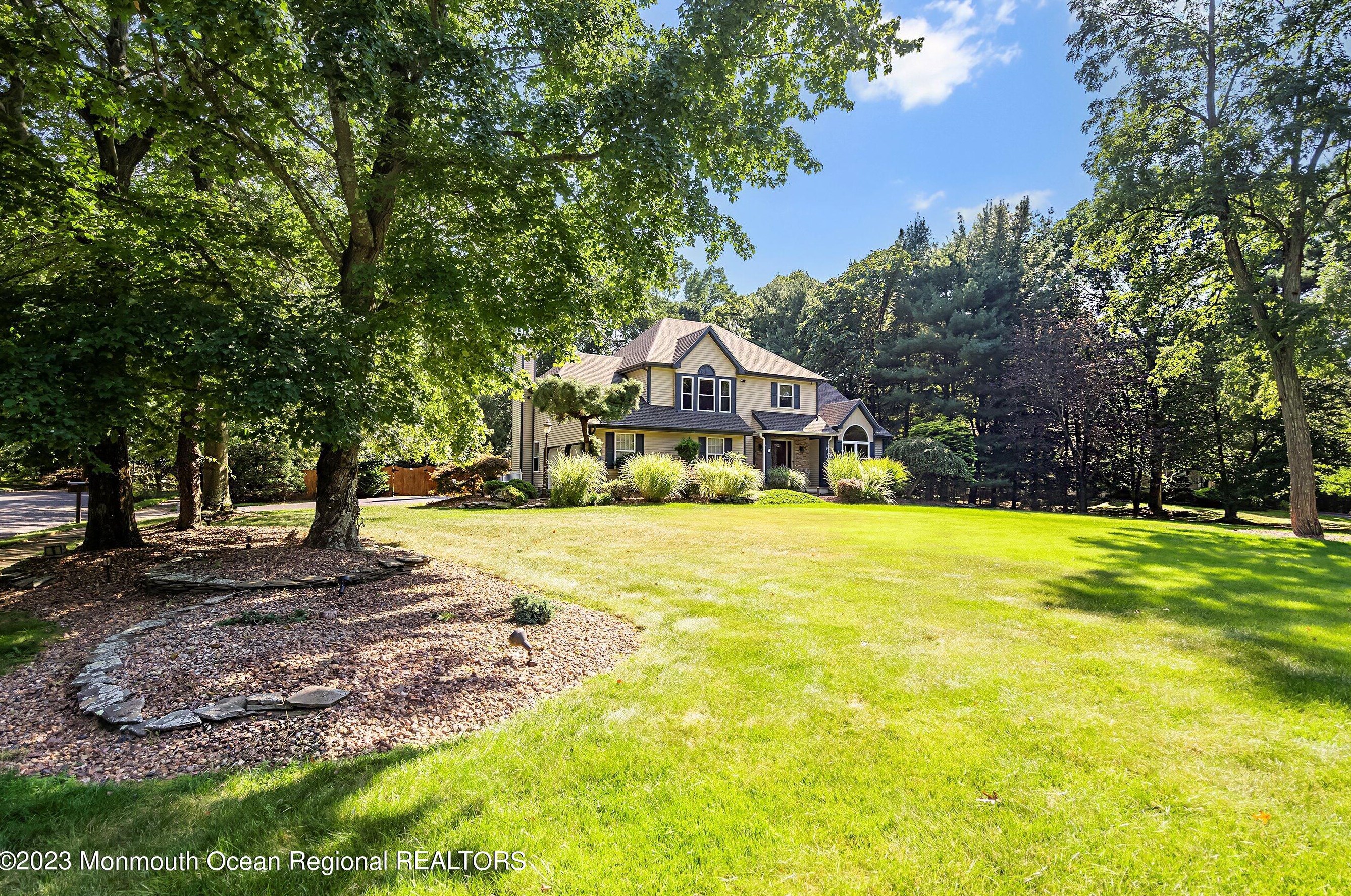 6 Blueberry Ln, Tinton Falls, NJ 07724