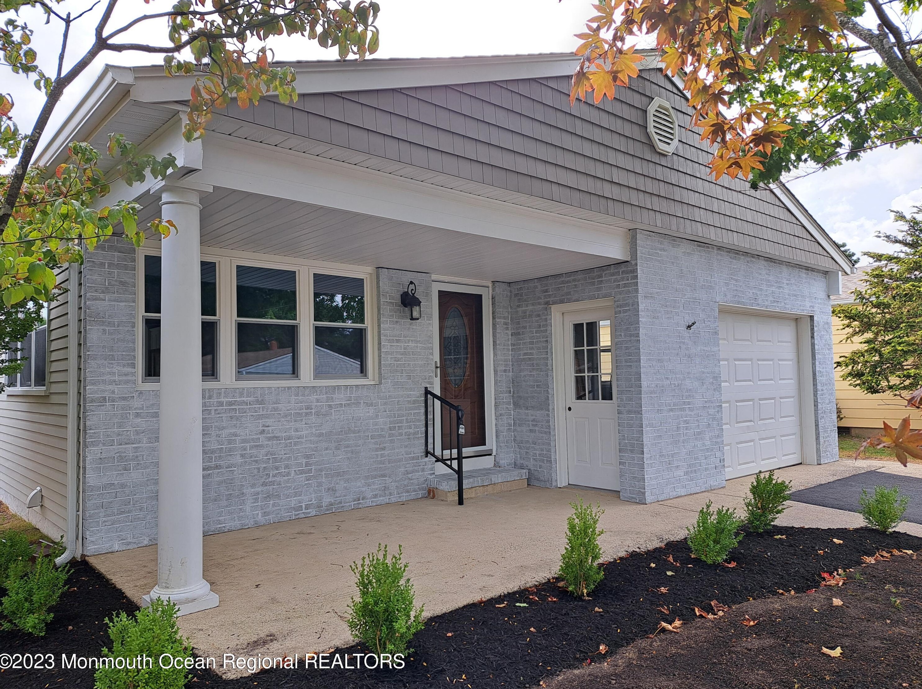 25 Sabinas St, Toms River, NJ 08757-6155