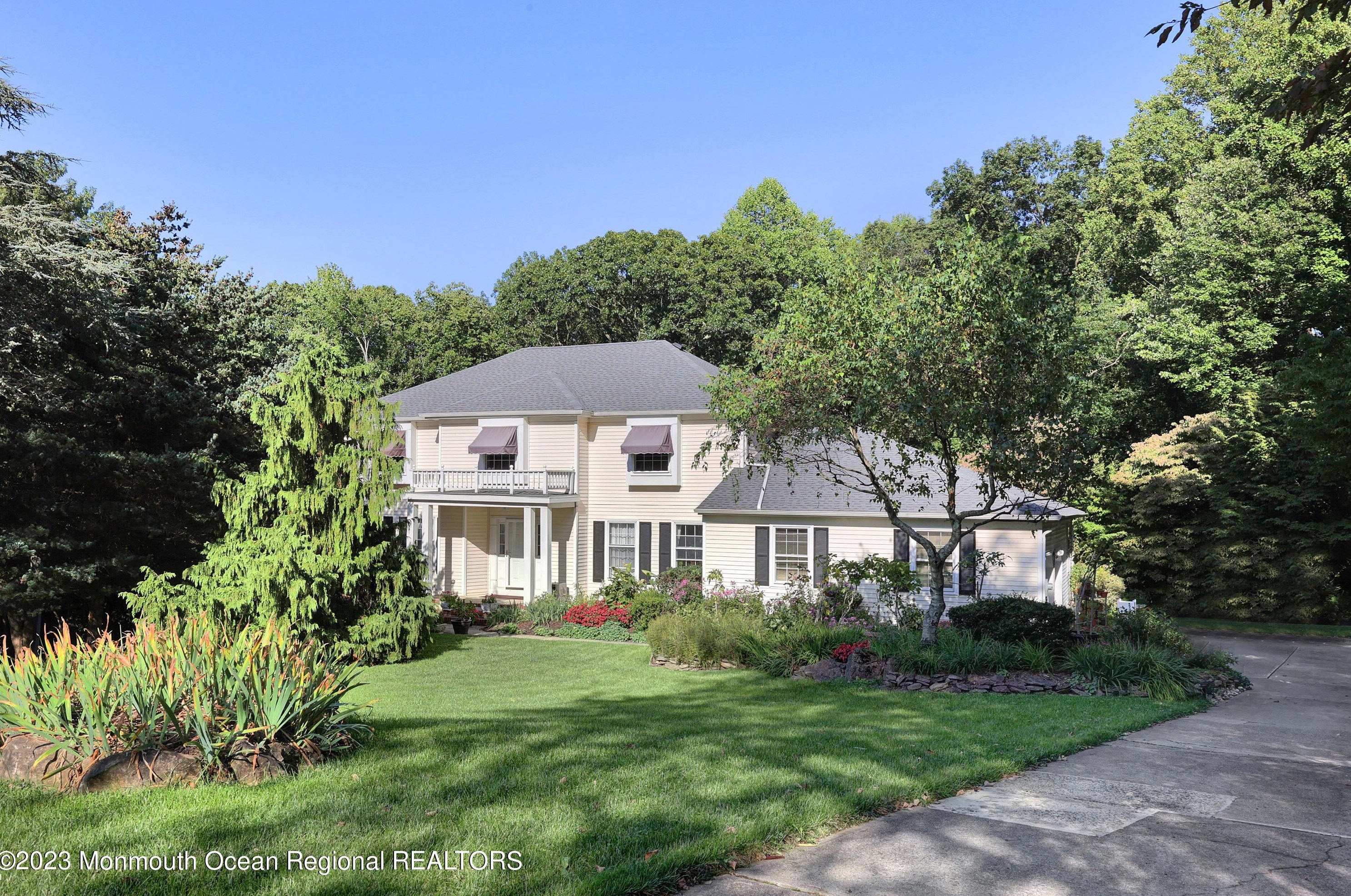3 Longview Ct, Leonardo, NJ 07737
