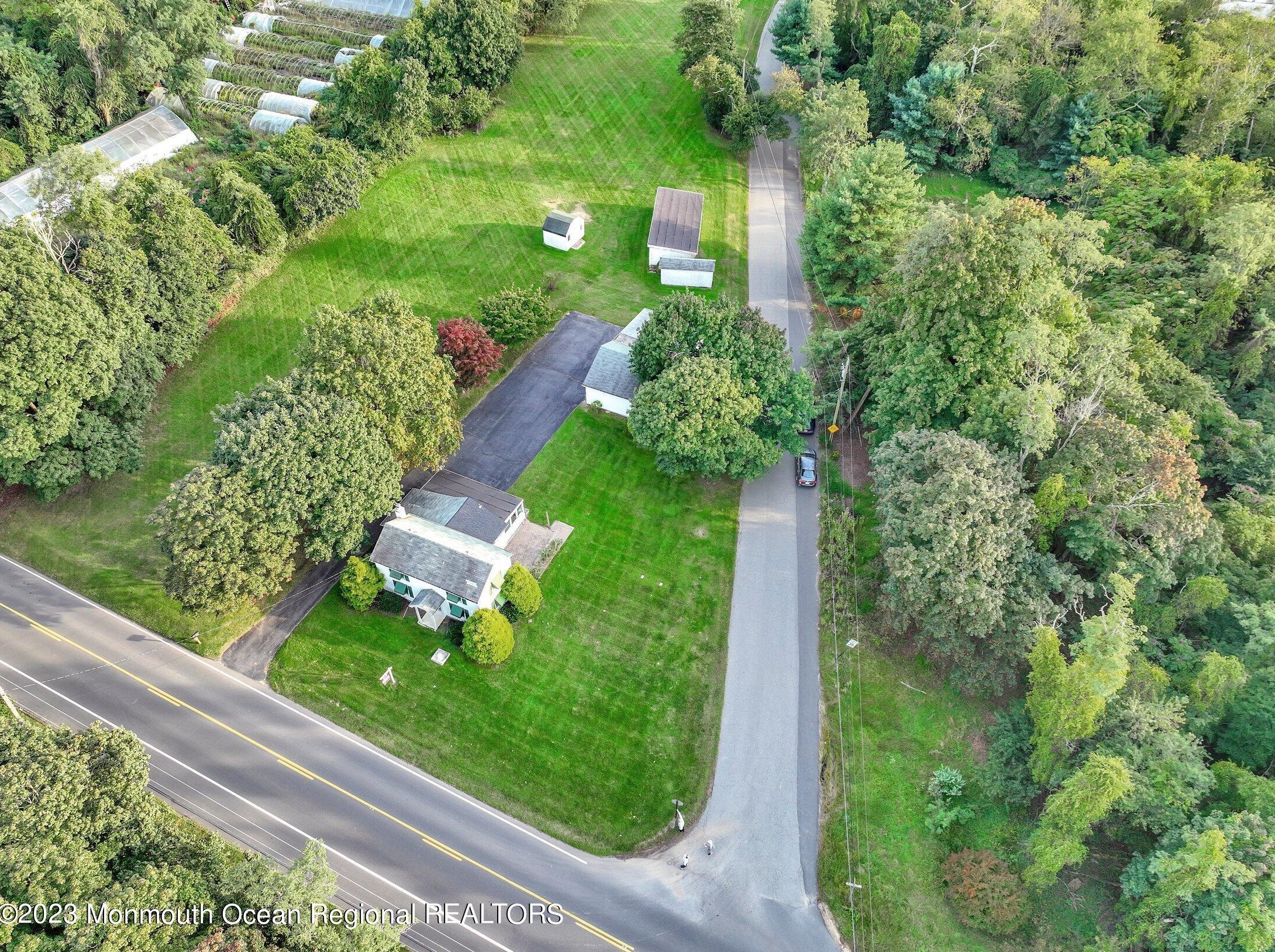 293 Sweetmans Ln, Millstone Township, NJ 08535-8115