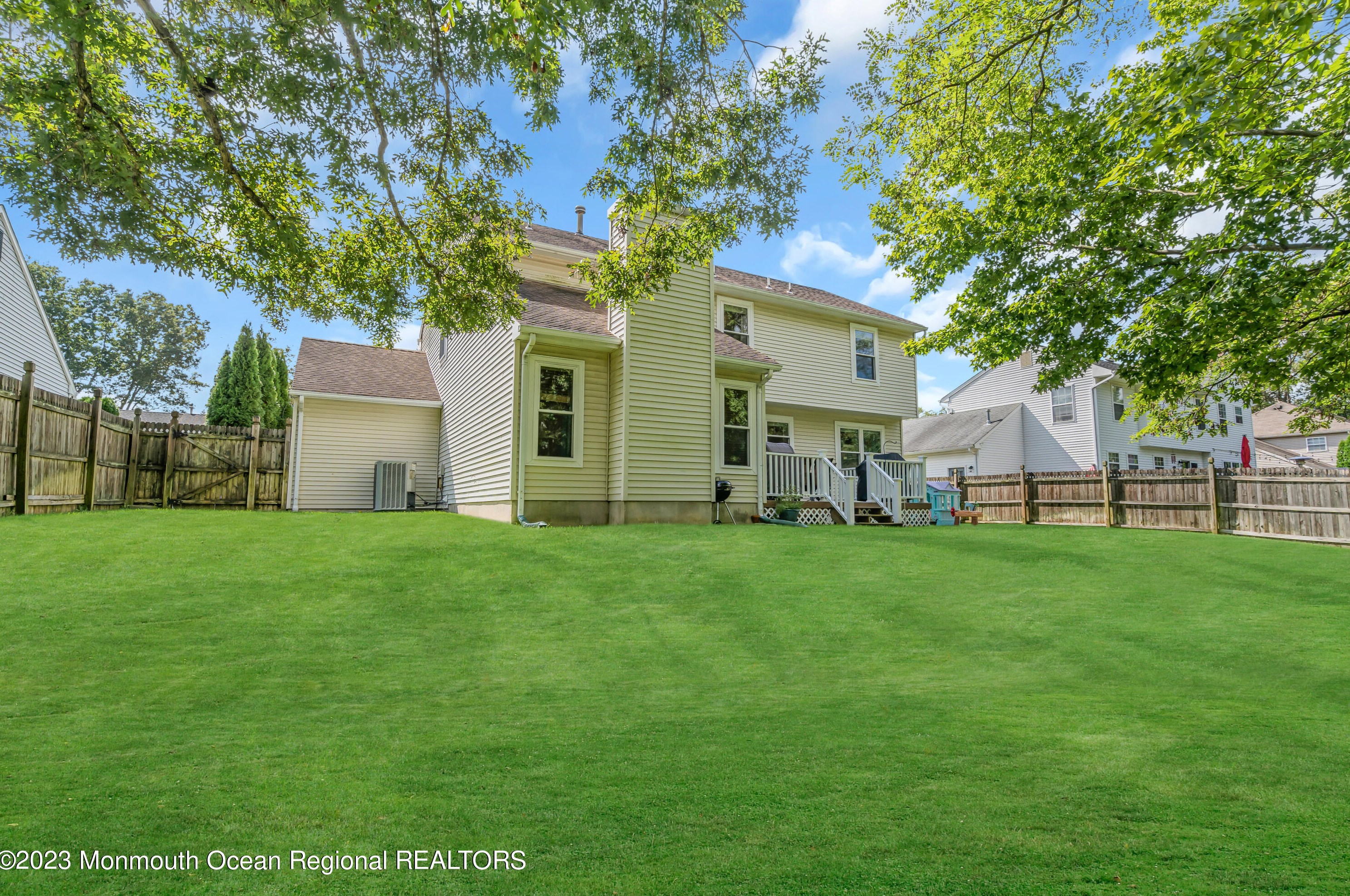 6 Winchester Dr, Wall Township NJ exterior